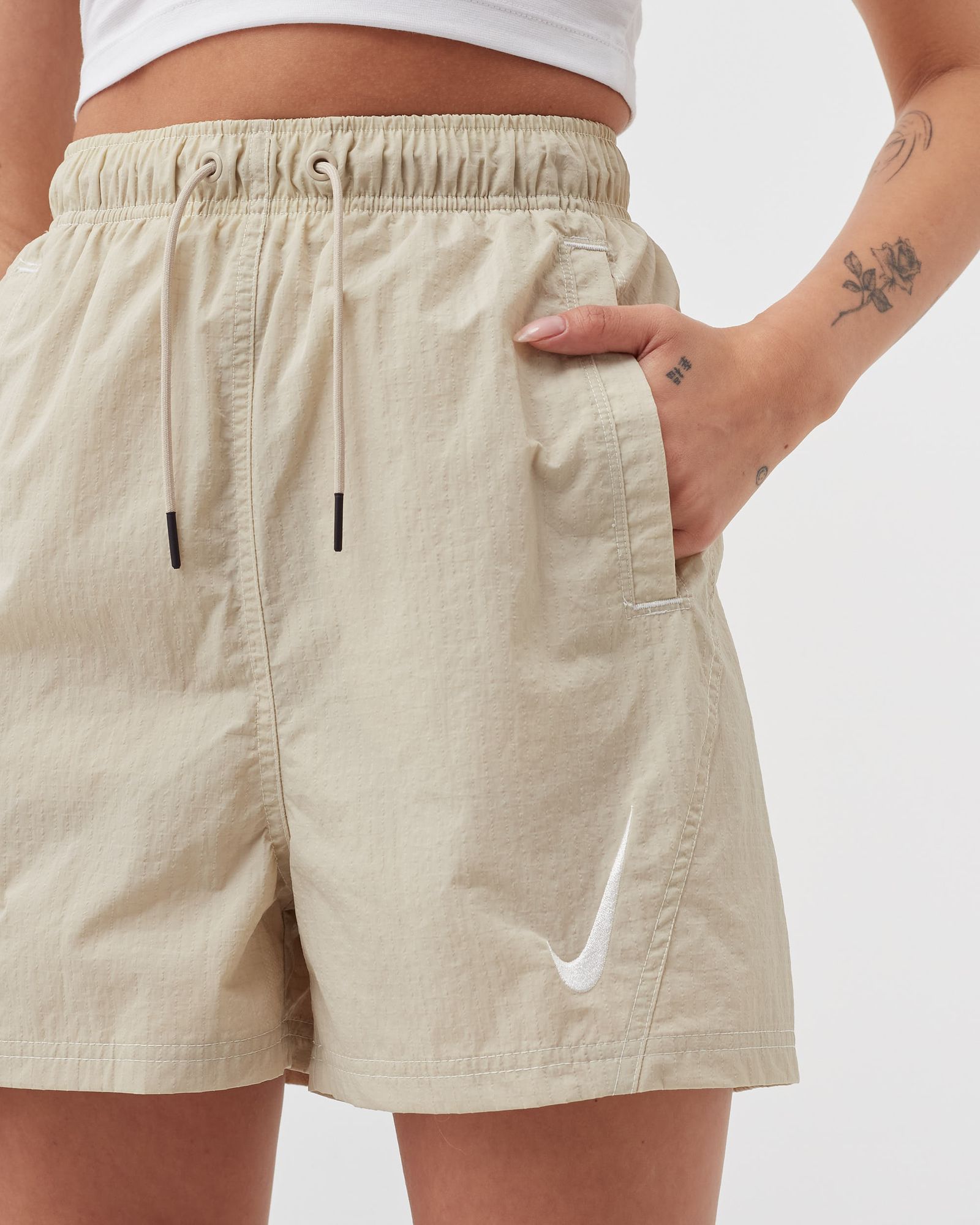 WMNS NSW SWOOSH WOVEN GRAPHIC SHORTS