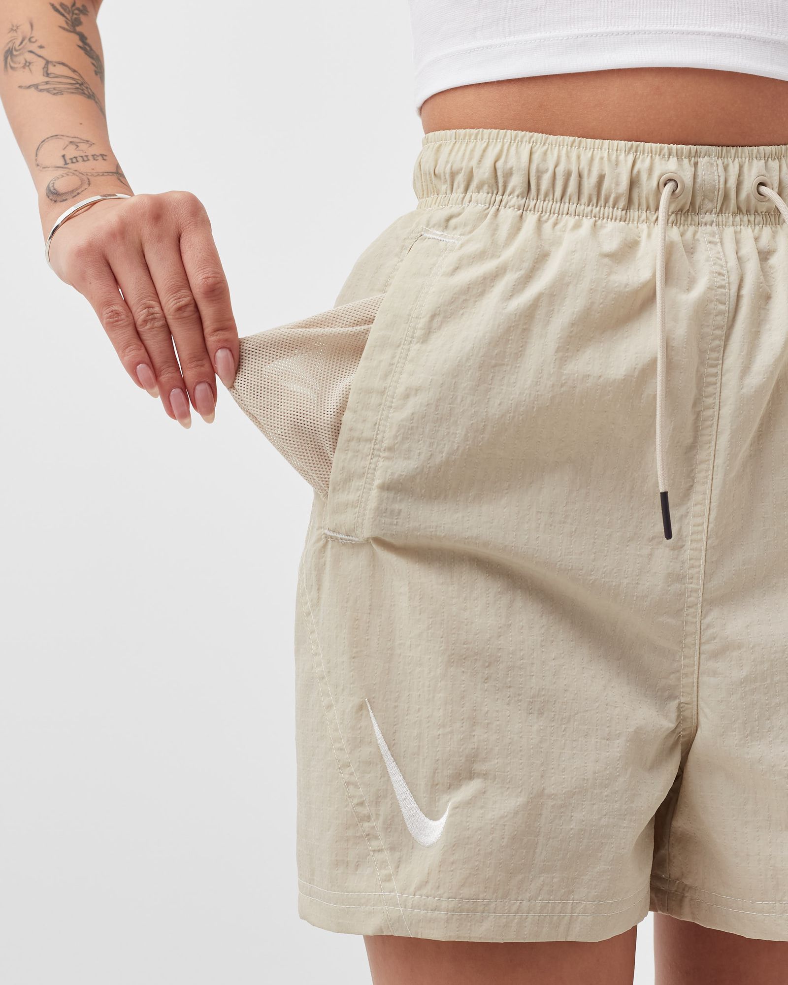 WMNS NSW SWOOSH WOVEN GRAPHIC SHORTS