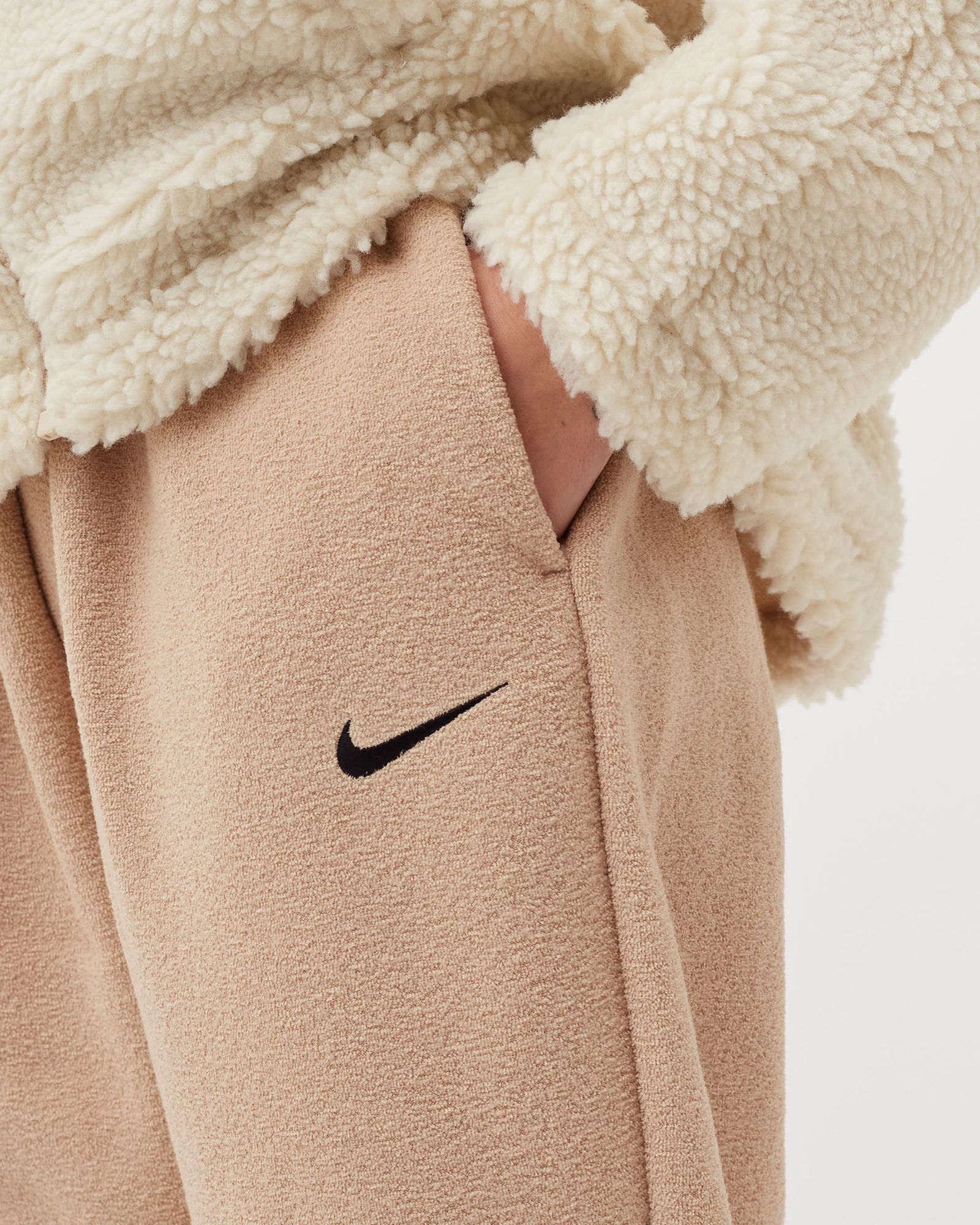 WMNS Essentials Plush High-Rise Joggers