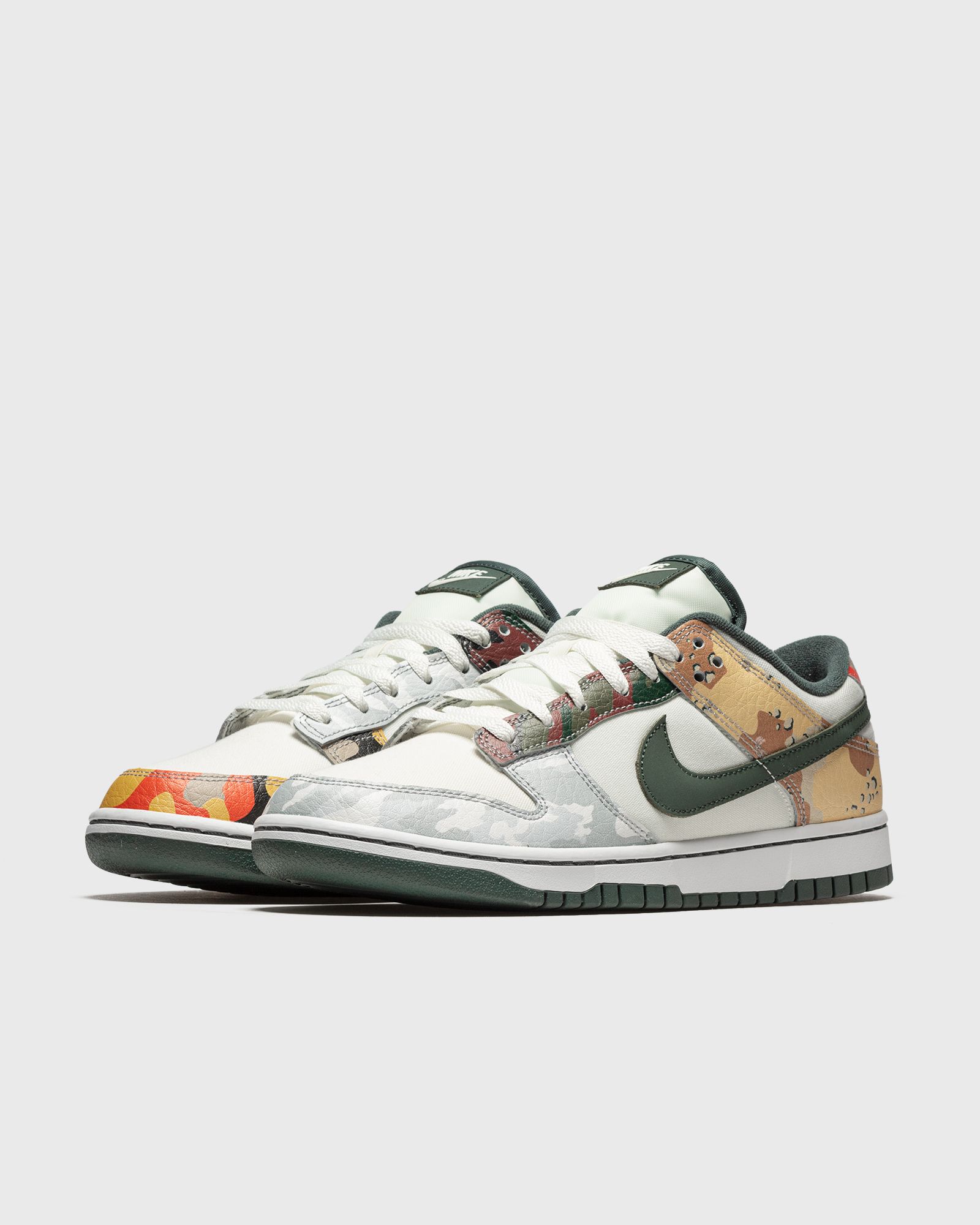 DUNK LOW SE 'Multi Camo'