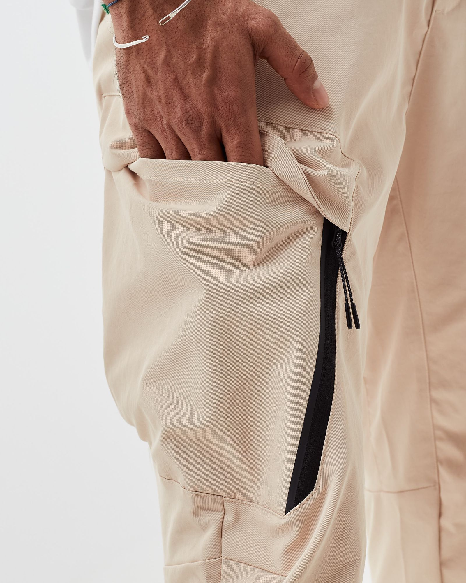 Tech Essentials Woven Unlined Cargo Pants