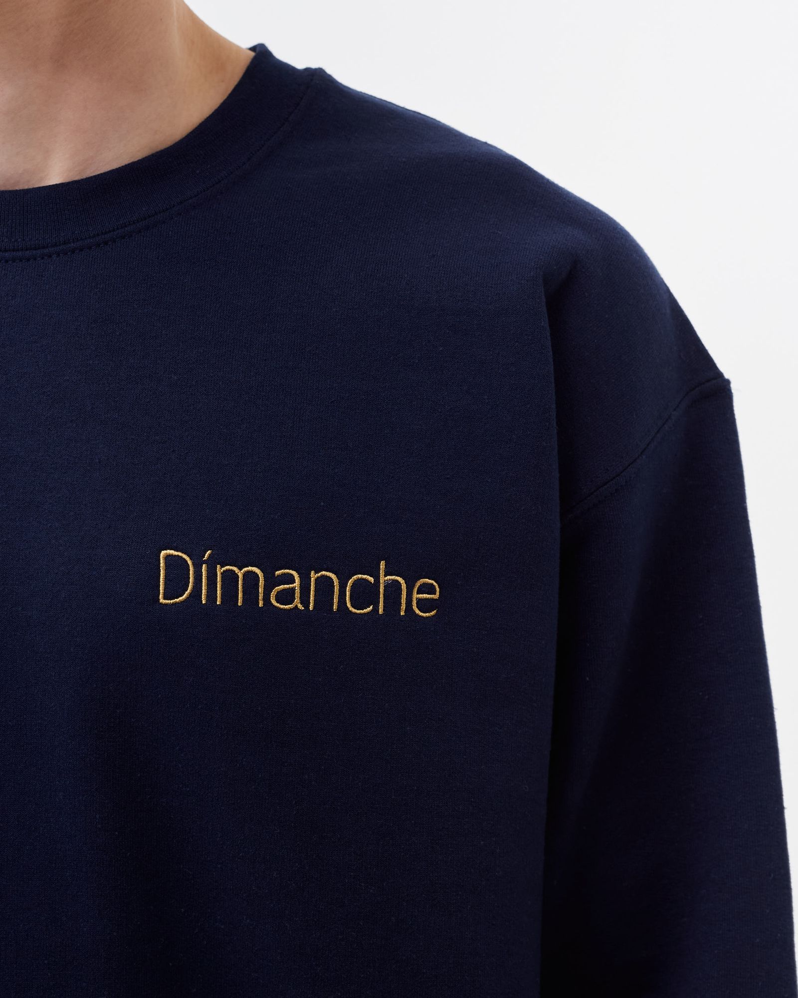 CLASSIC LOGO CREWNECK