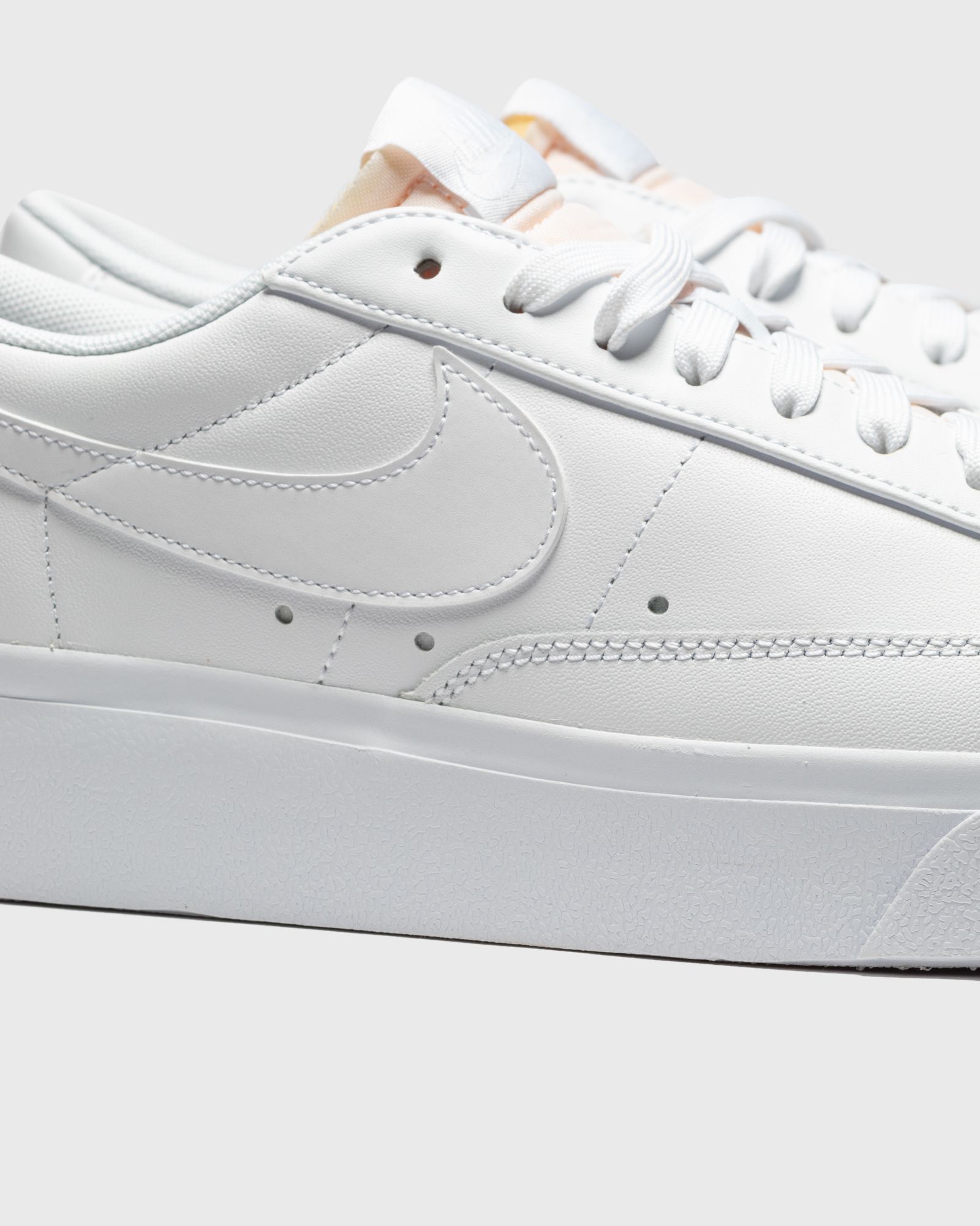 WMNS Blazer Low Platform