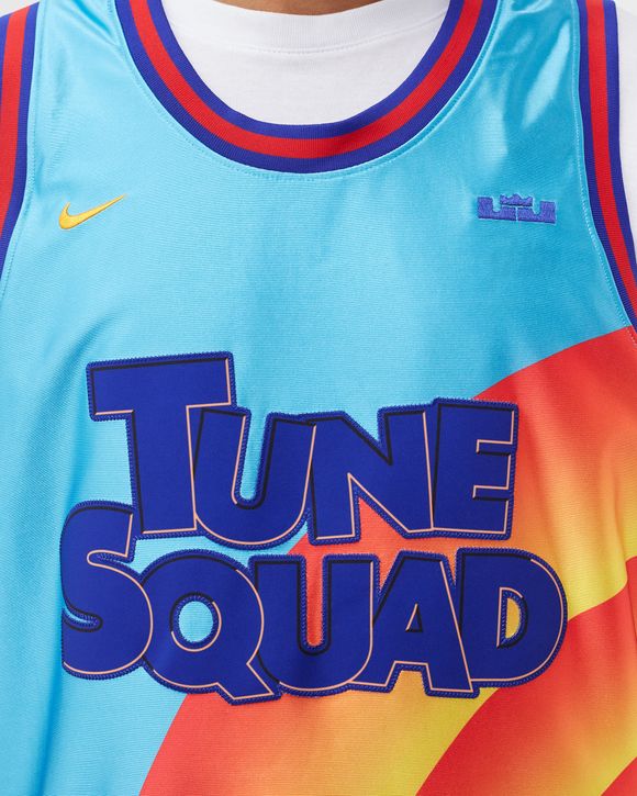 LeBron in new Tune Squad jersey 🔥
