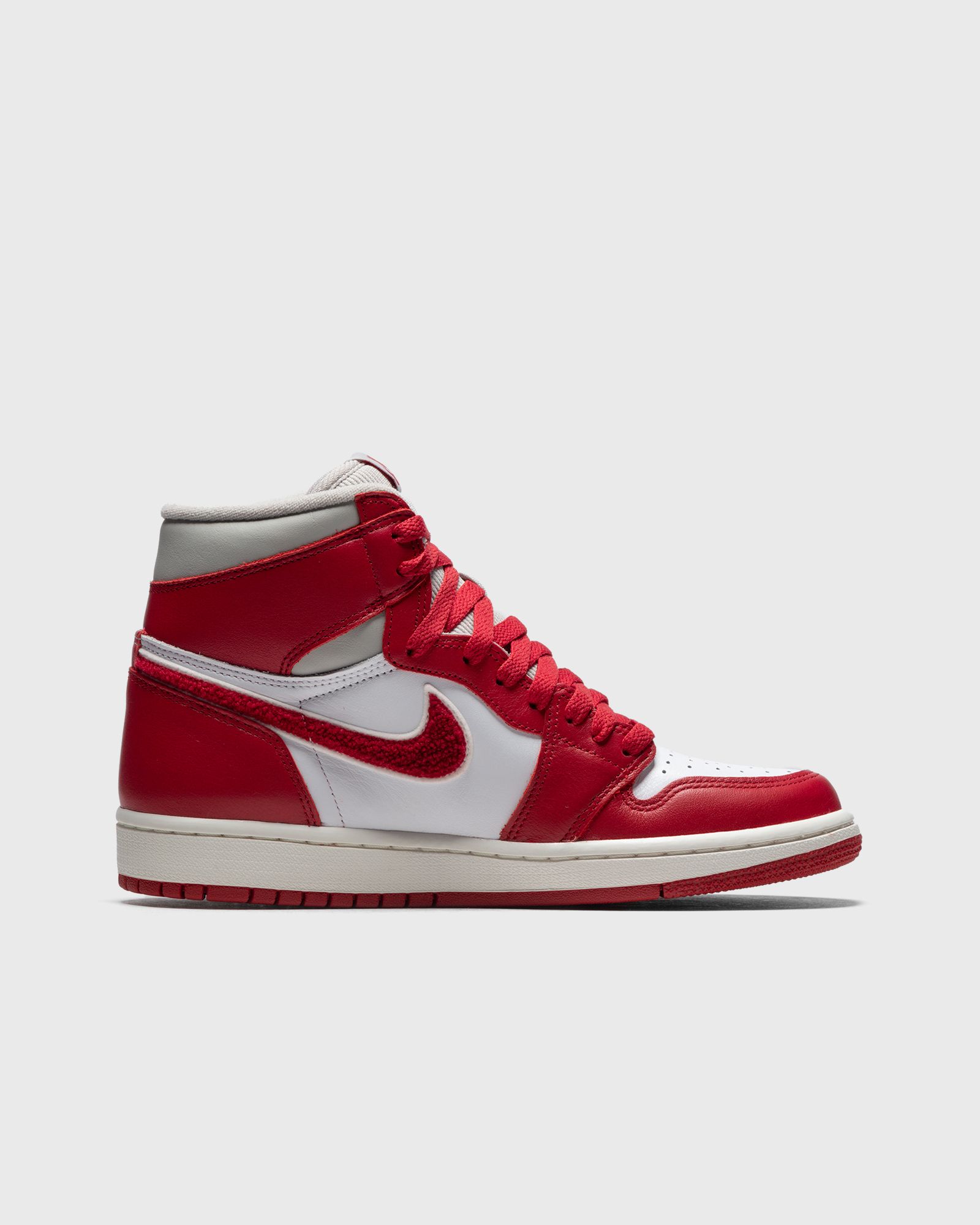 WMNS AIR JORDAN 1 RETRO HI OG "Newstalgia Chenille"