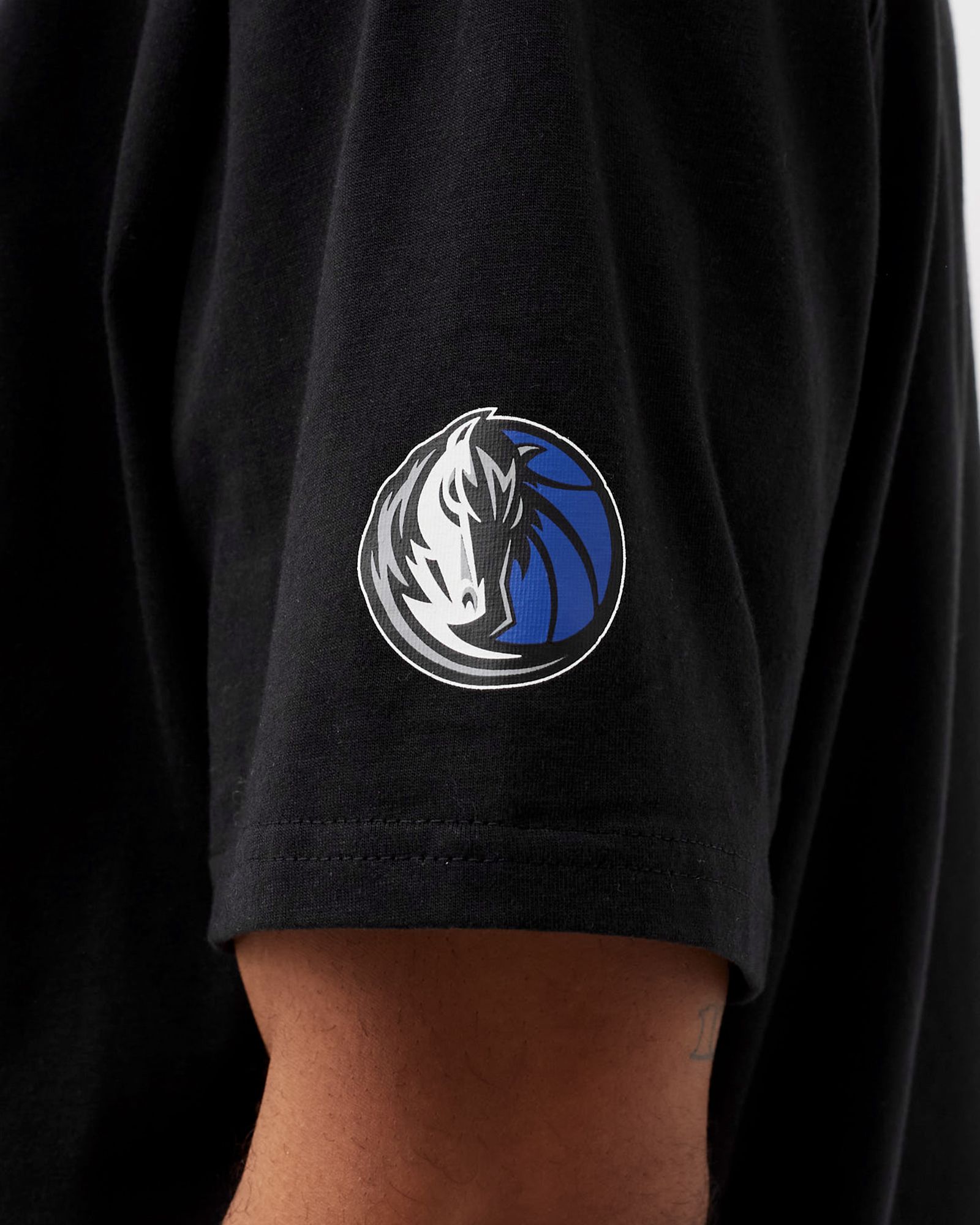 Dallas Mavericks Courtside NBA Tee