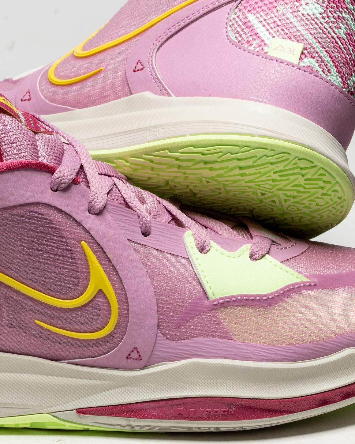 Kyrie low ep pink best sale