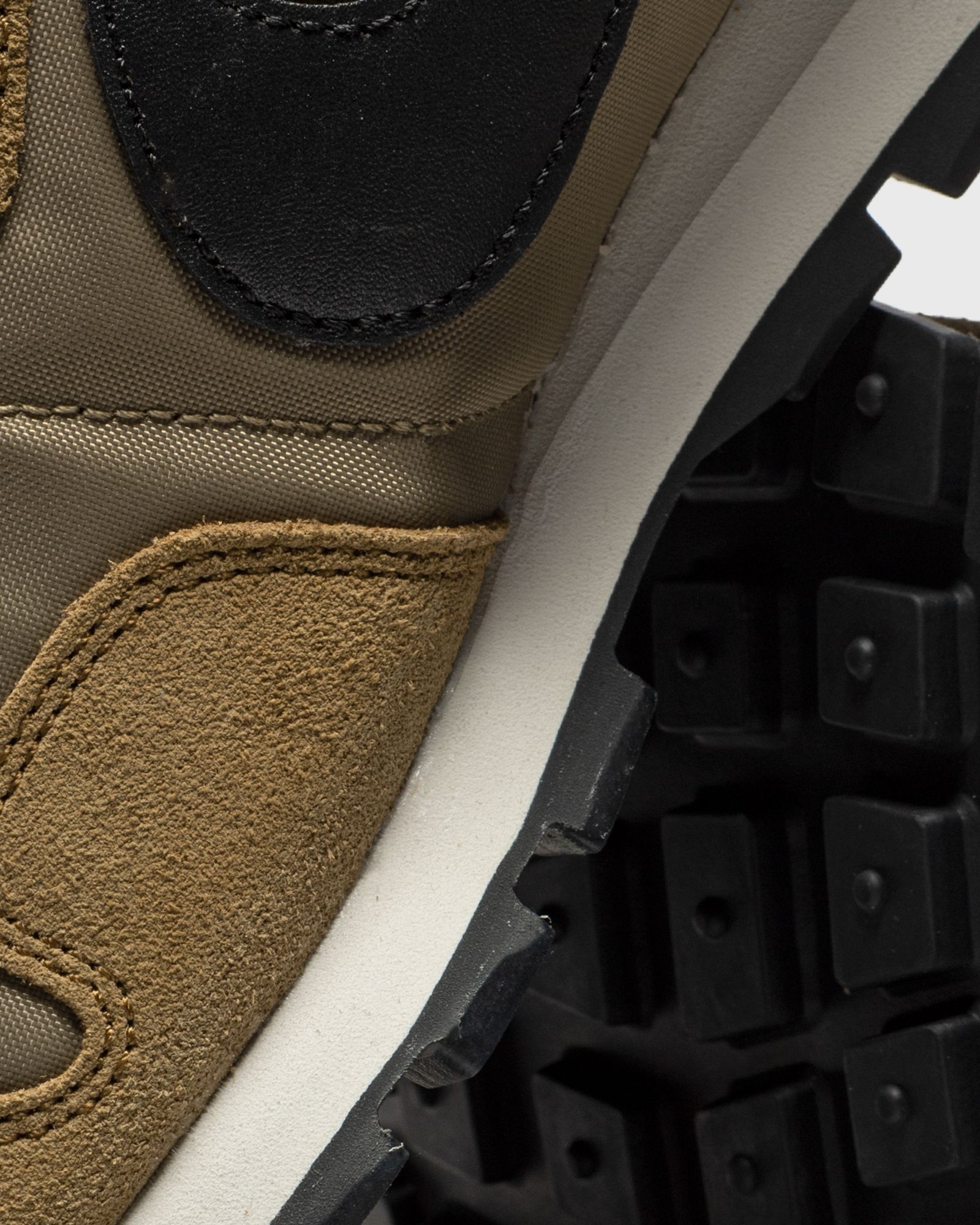 Air Pegasus 83 Premium