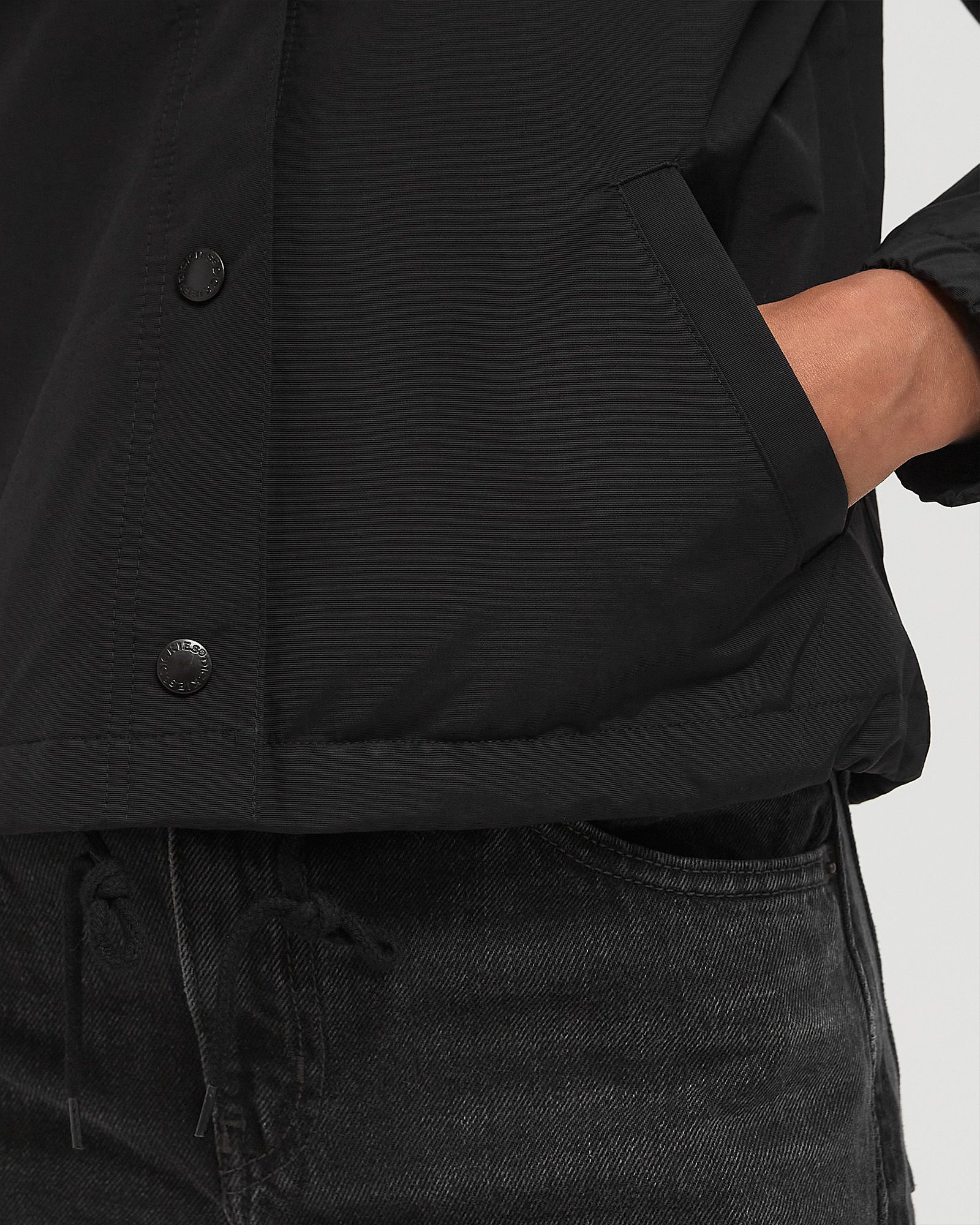 WMNS OAKPORT CROPPED COACH JACKET