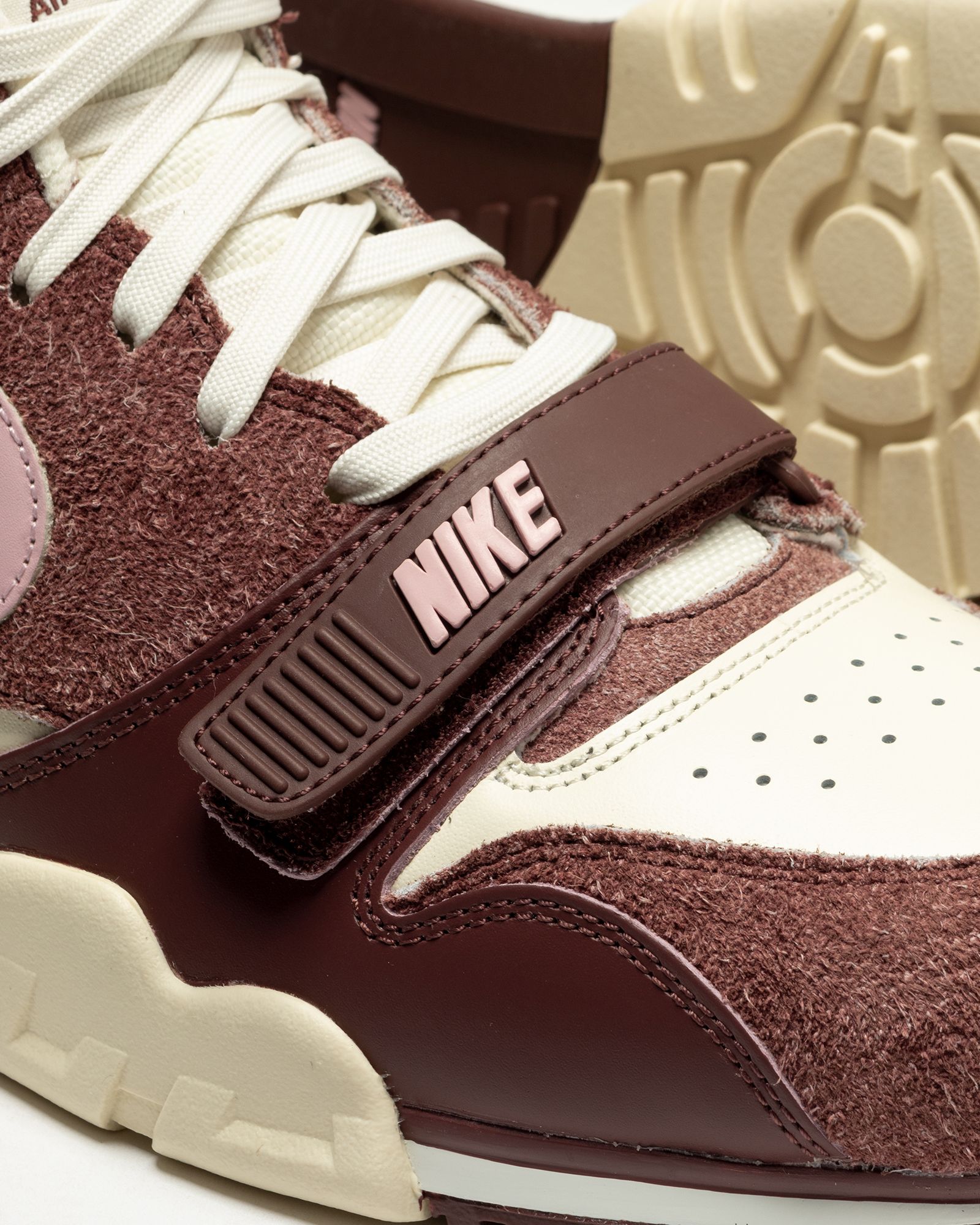 Air Trainer 1 'Valentine's day'