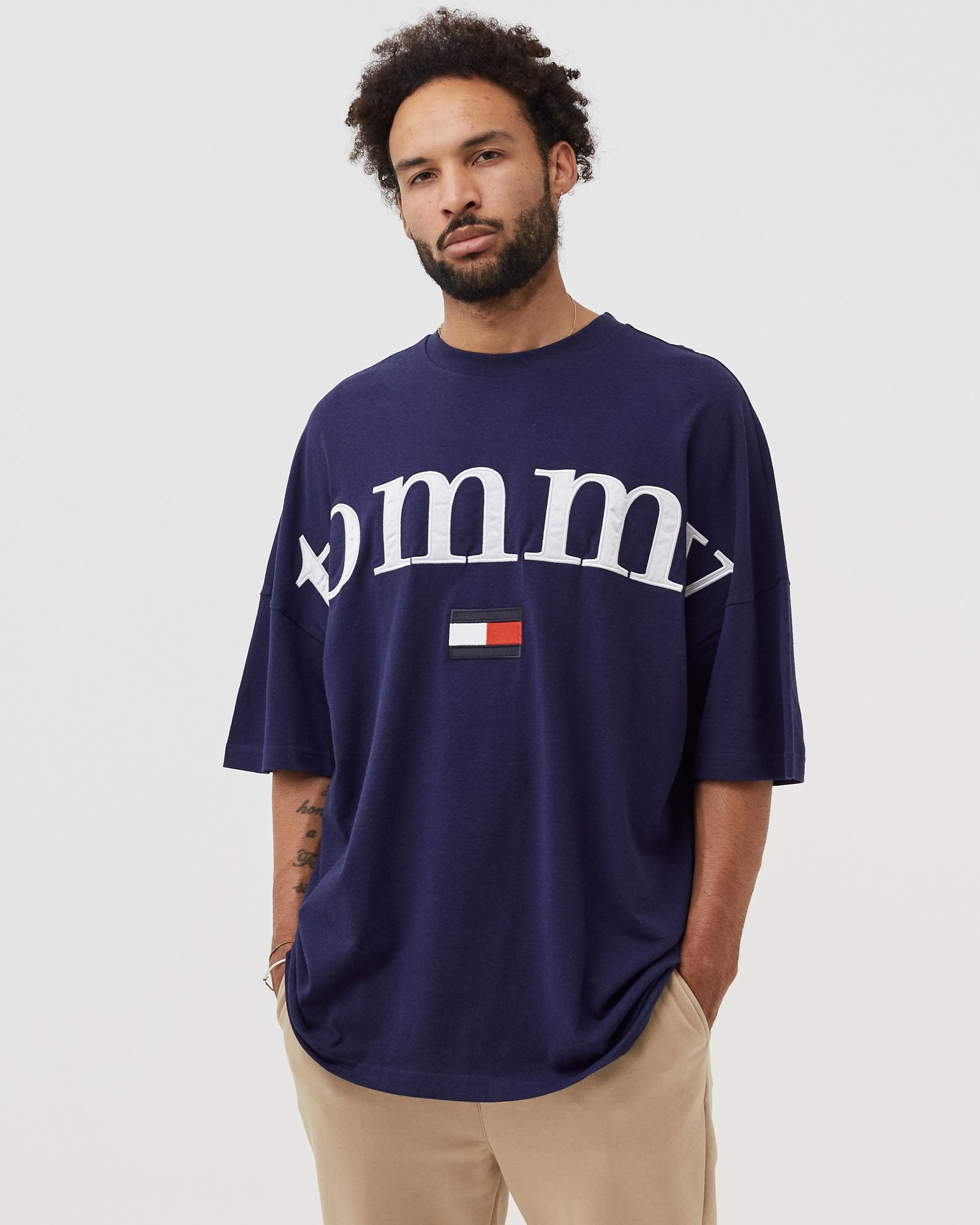 SPLIT HEM TOMMY TEE