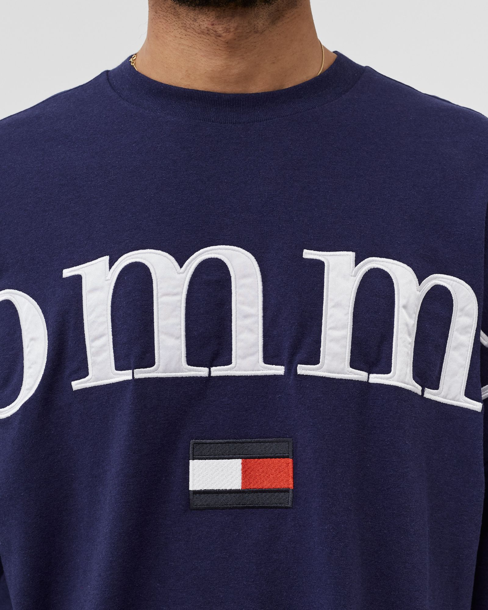 SPLIT HEM TOMMY TEE