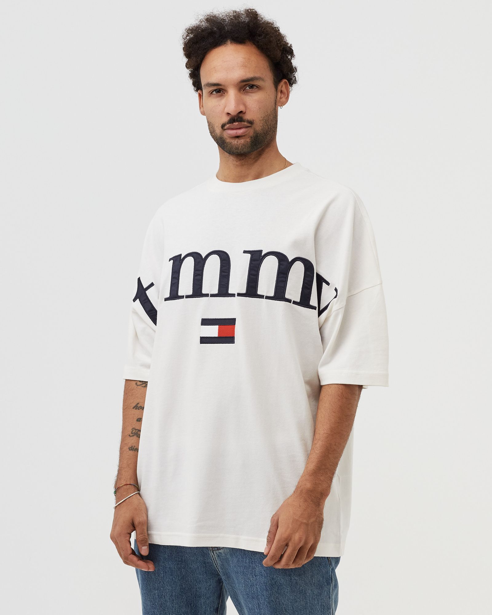 SPLIT HEM TOMMY TEE