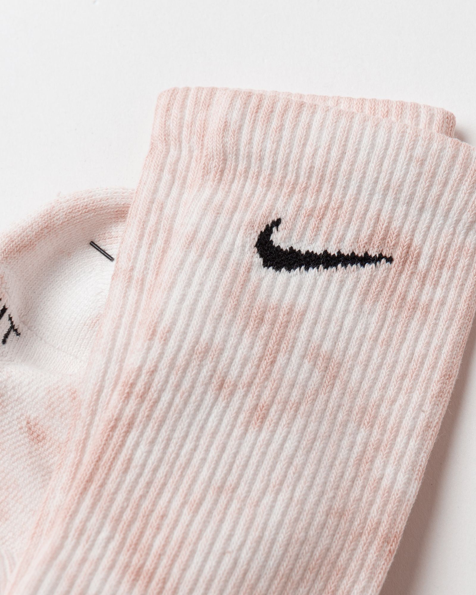 Cushioned Tie-Dye Crew Socks (2 Pairs)