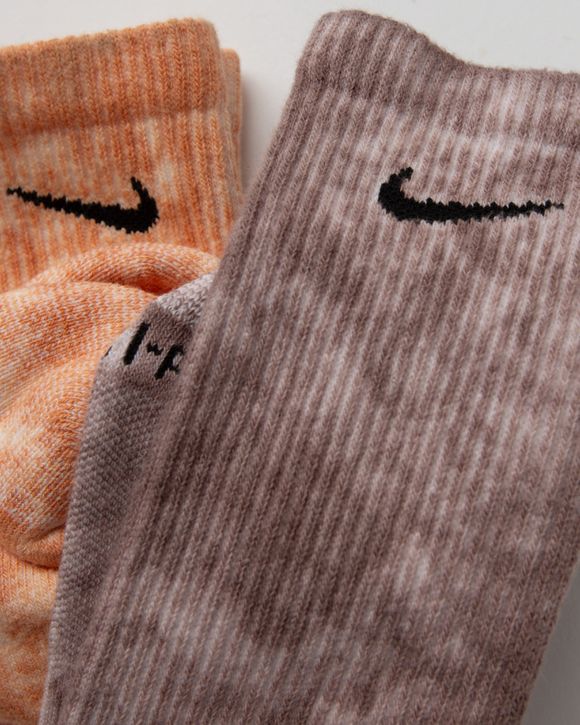 Dye best sale nike socks