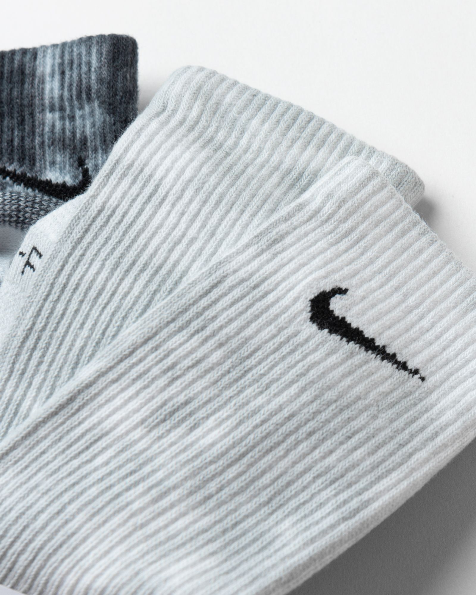 Cushioned Tie-Dye Crew Socks (2 Pairs)