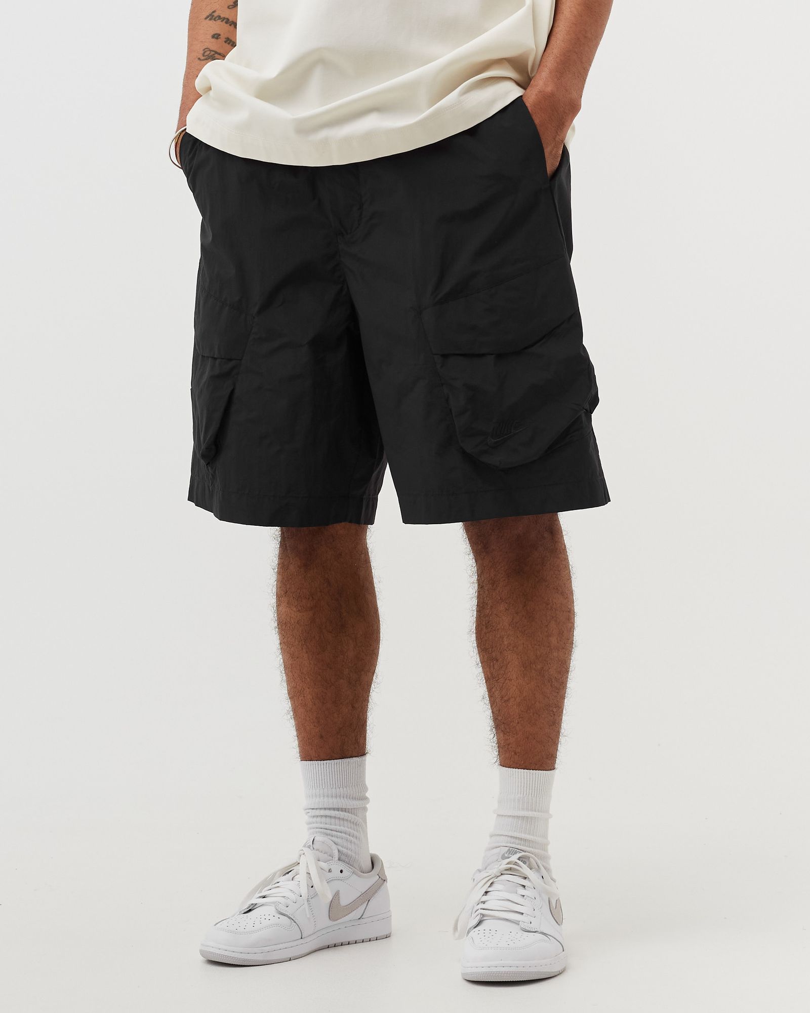 Tech Essentials Woven Unlined Utility Shorts