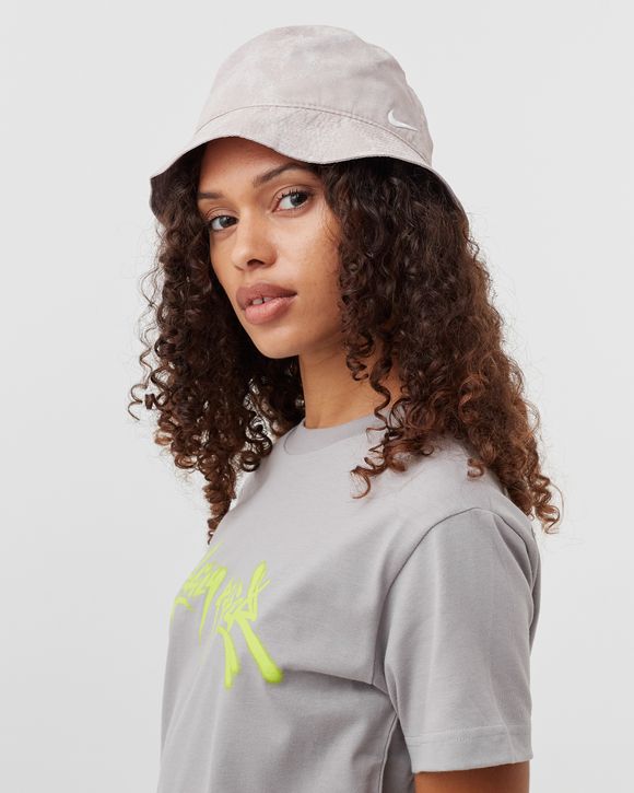 Nike bucket hat t hot sale shirt