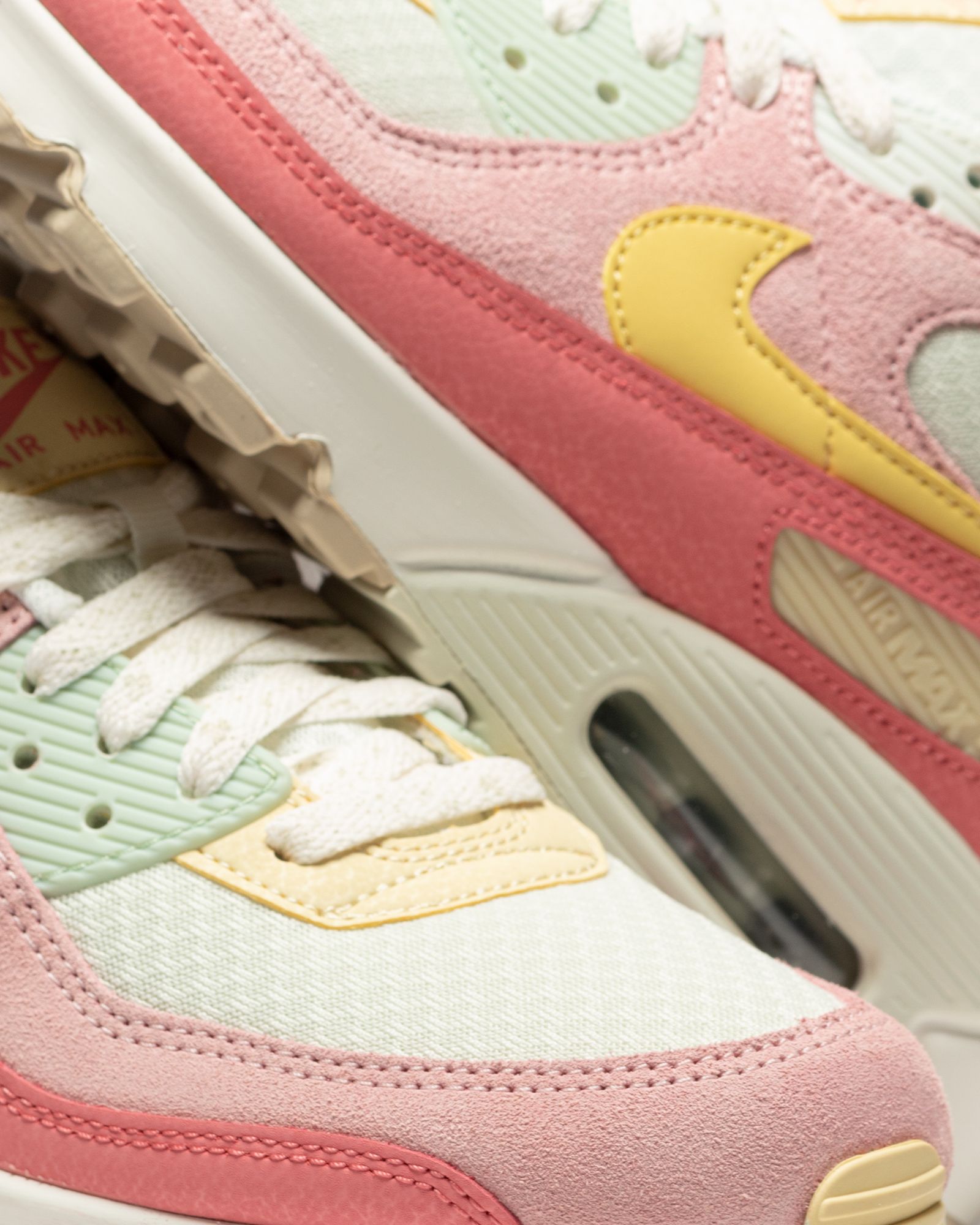 WMNS Air Max 90