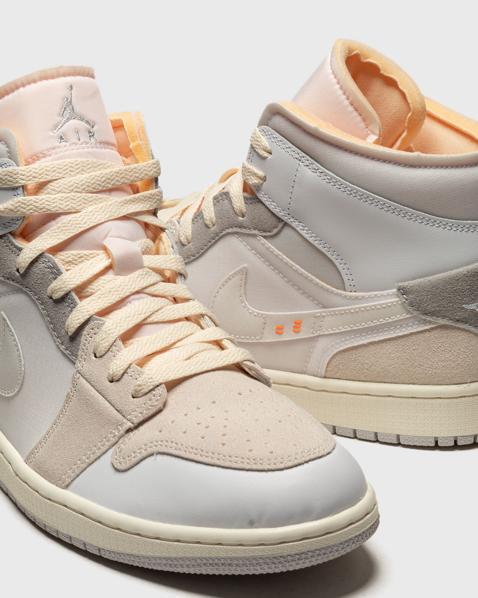 AIR JORDAN 1 MID SE CRAFT "INSIDE OUT"
