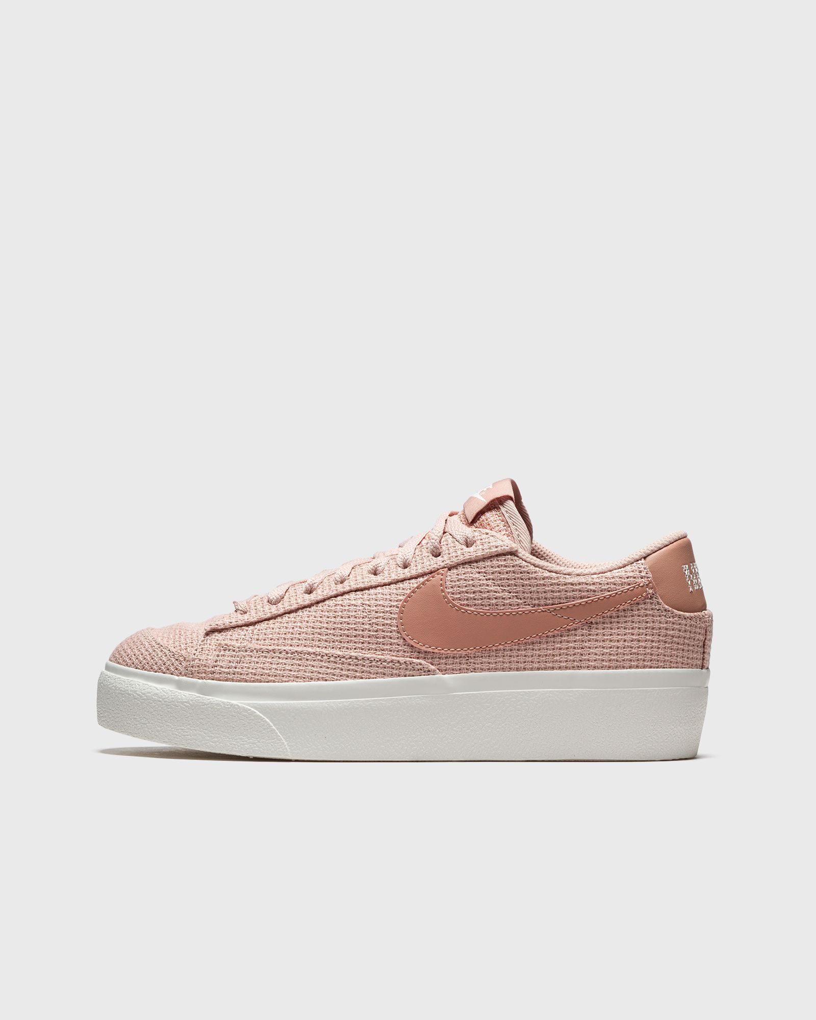 WMNS BLAZER LOW PLATFORM ESS