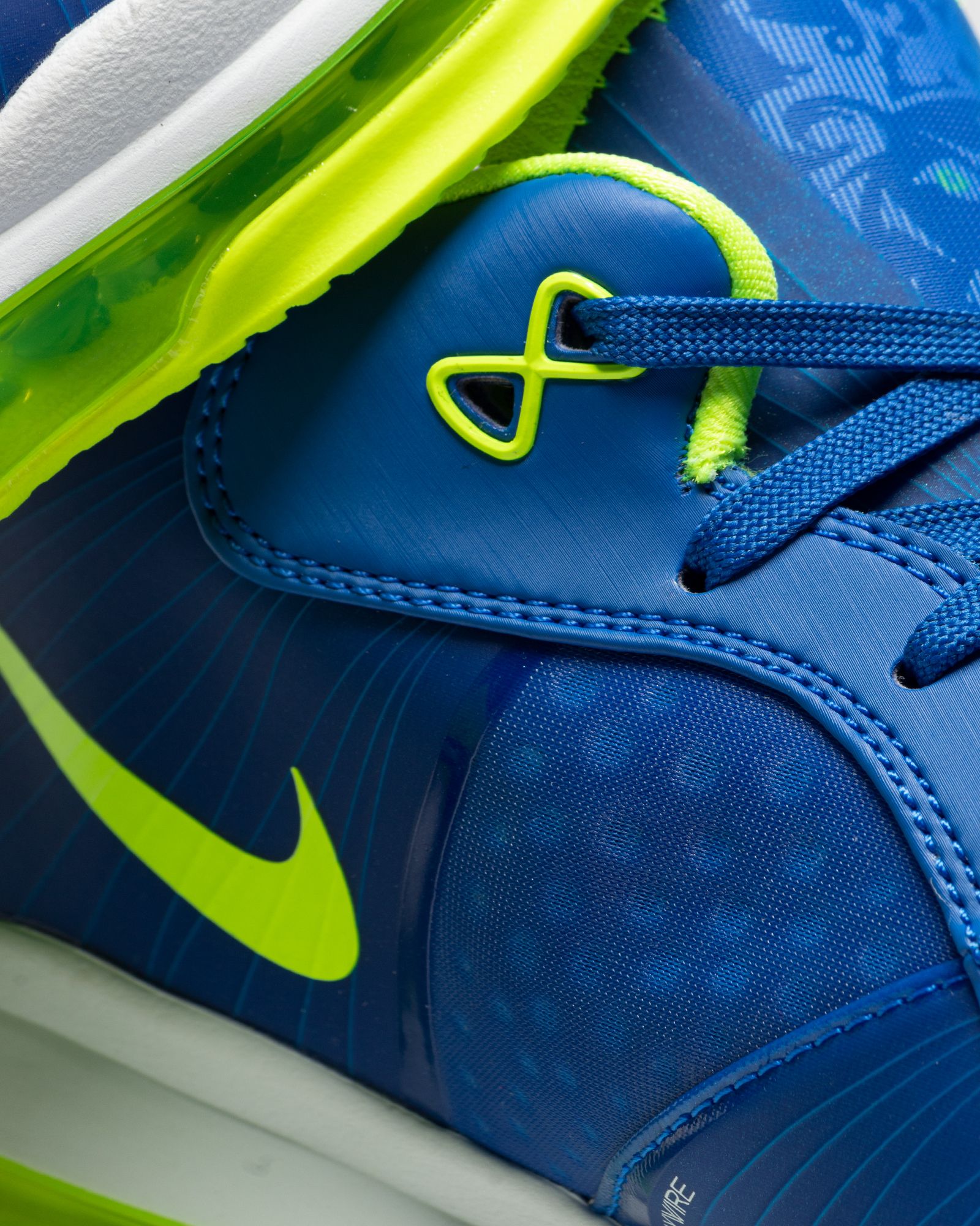 LeBron 8 V/2 Low 'Sprite'