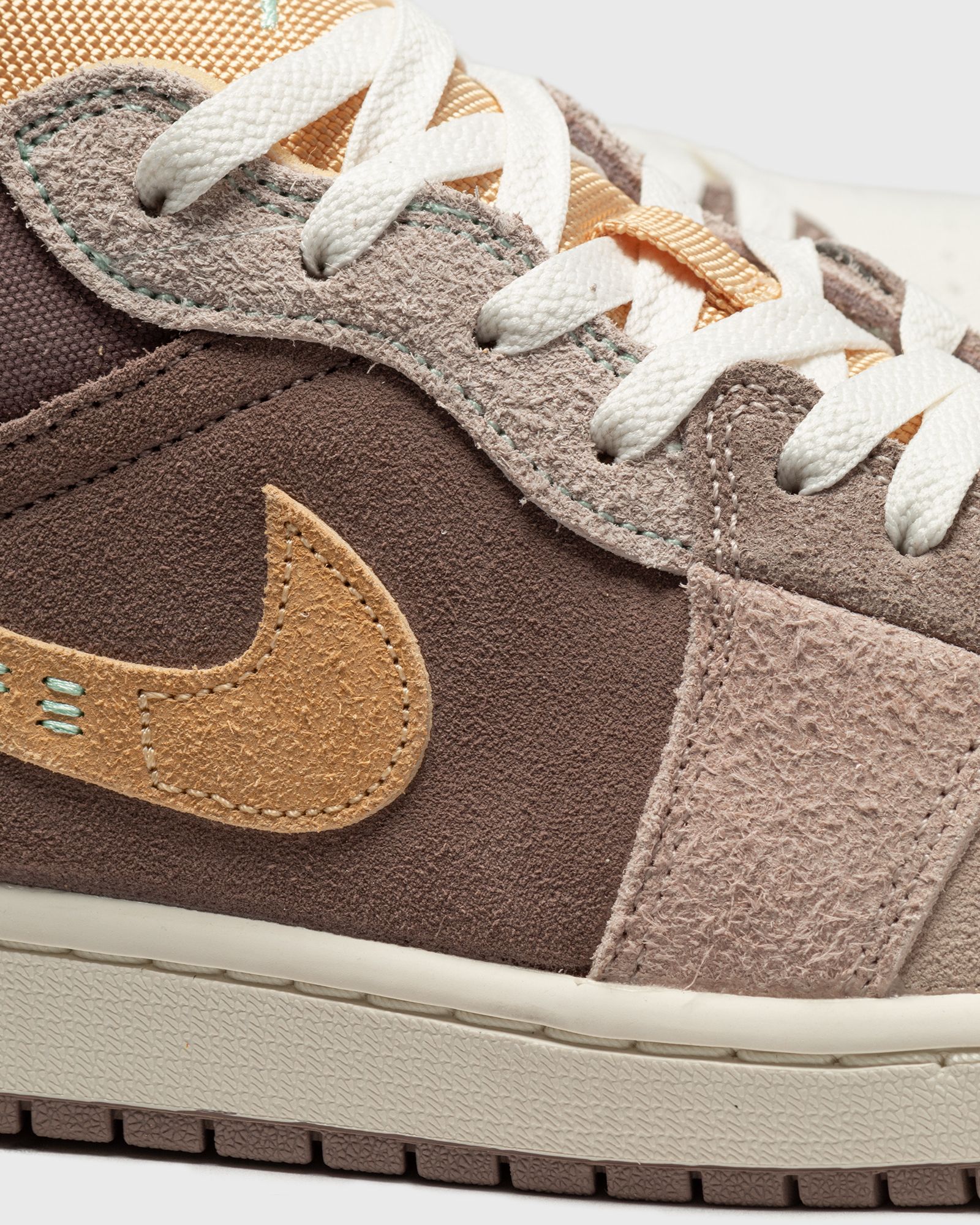 Air Jordan 1 Low SE Craft 'Inside Out'