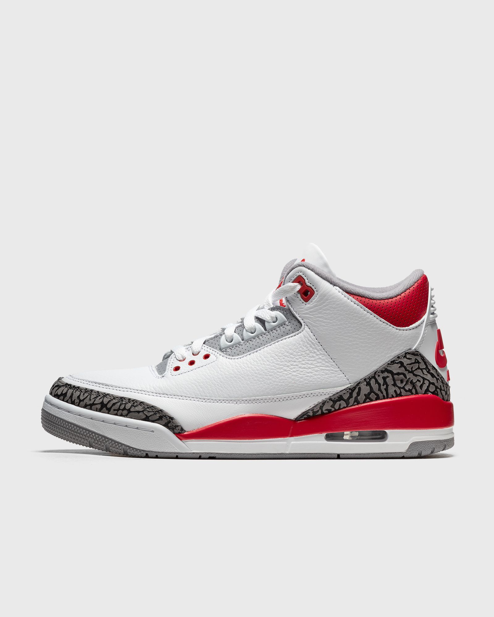 AIR JORDAN 3 RETRO "FIRE RED"