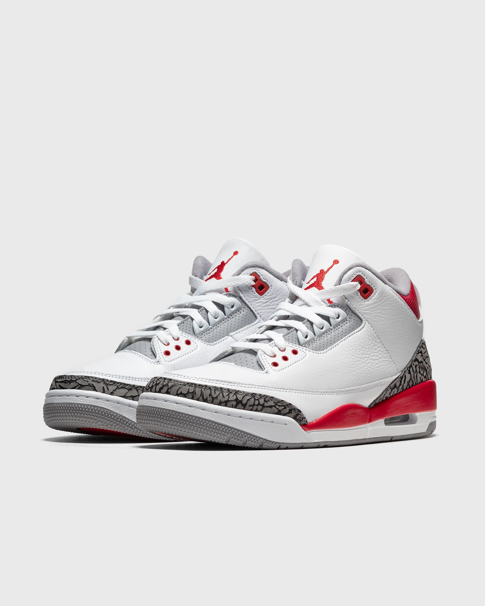AIR JORDAN 3 RETRO "FIRE RED"