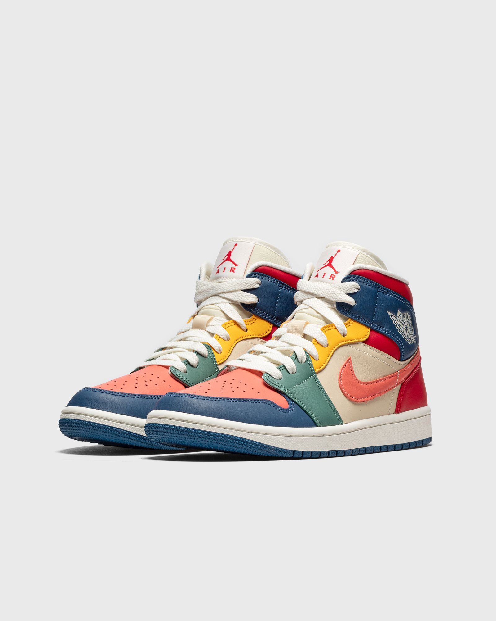 WMNS Air Jordan 1 Mid SE