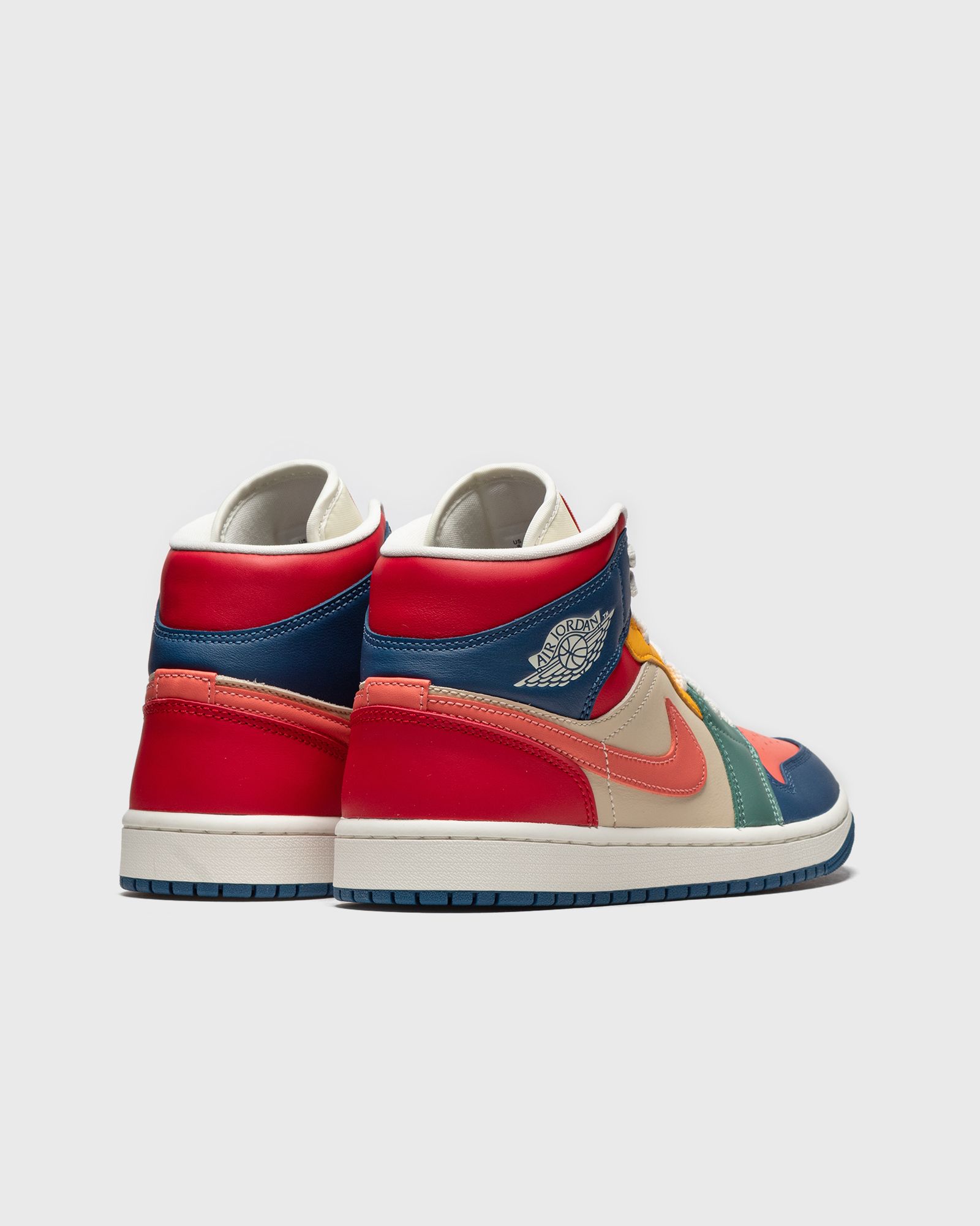 WMNS Air Jordan 1 Mid SE