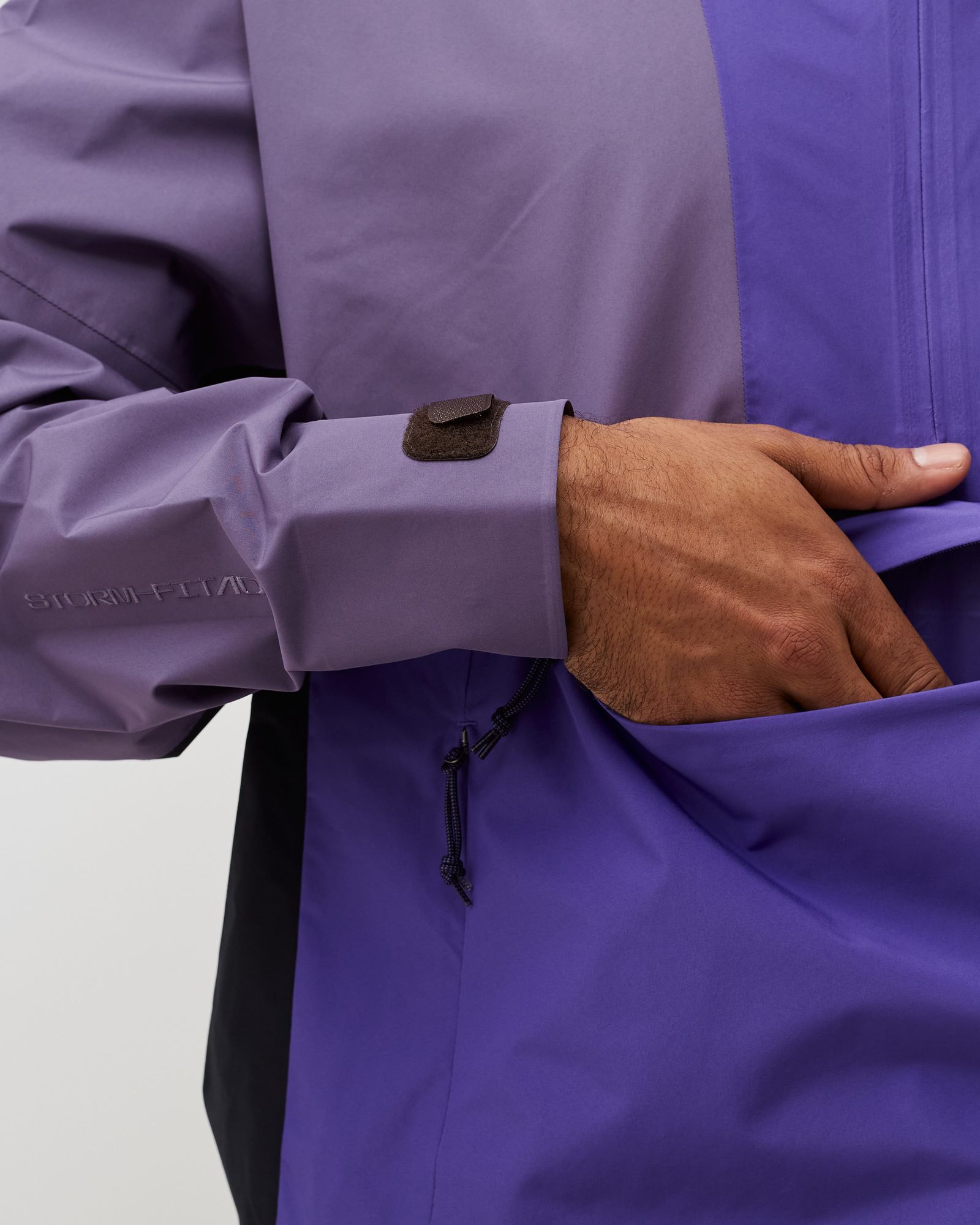 ACG SFADV CASCADE RAINS JACKET