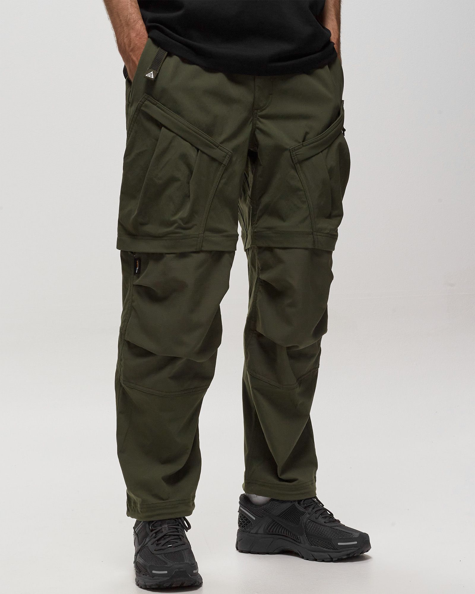 【本日限定値下げ】acg smith summit cargo pant Black ACG Smith Summit Cargo Pants by Nike on Sale