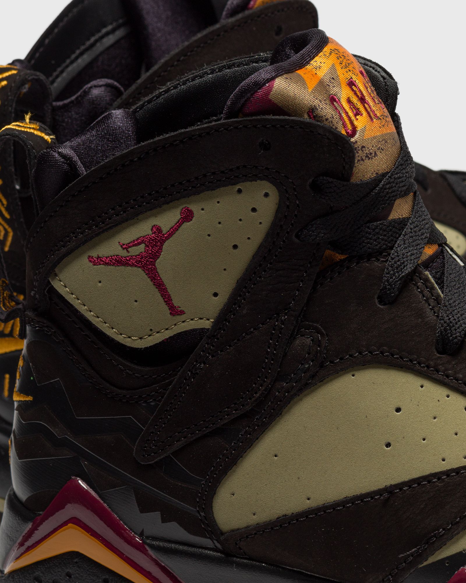AIR JORDAN 7 RETRO SE 'Black Olive'