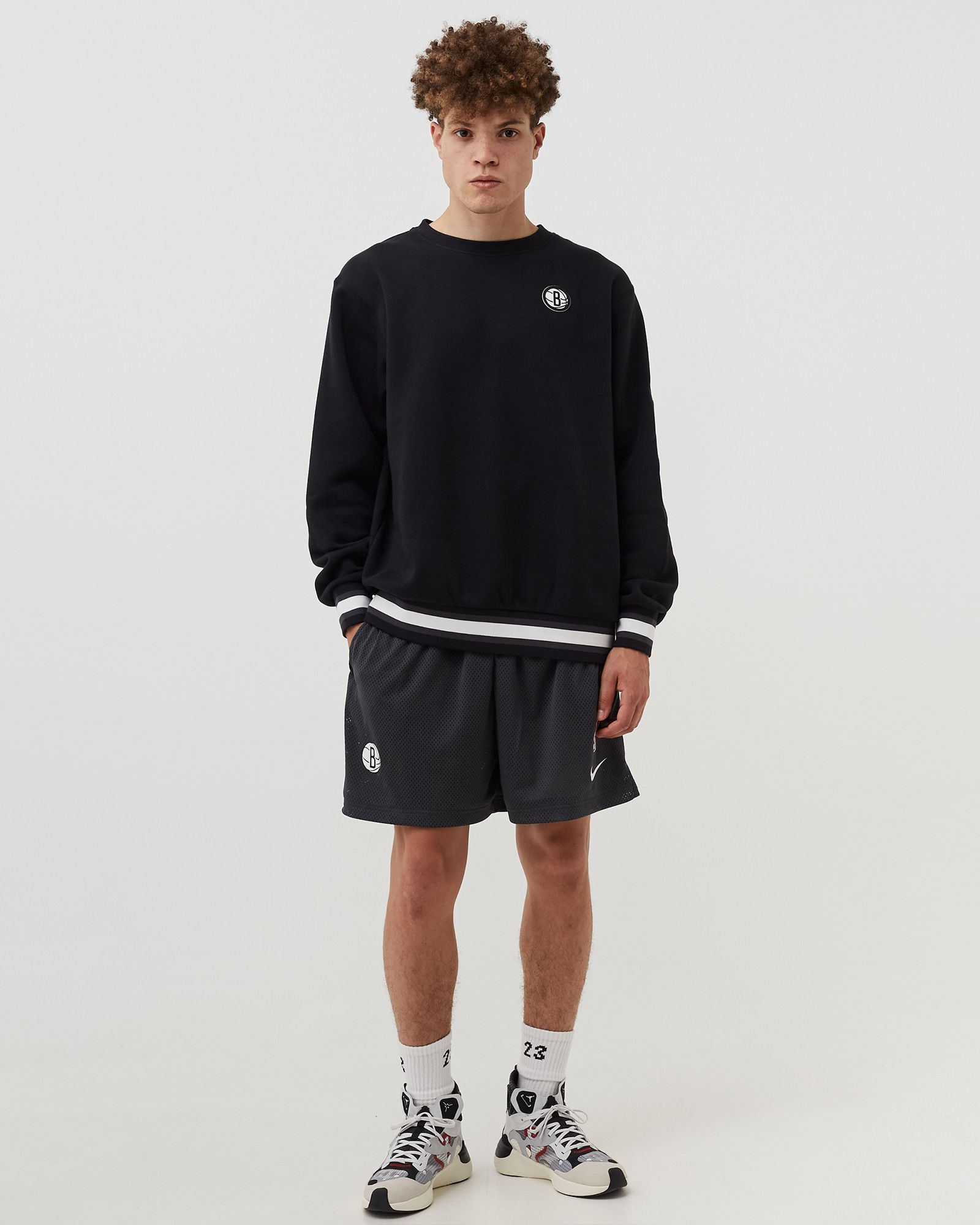 Courtside Fleece Longsleeve - Brooklyn Nets