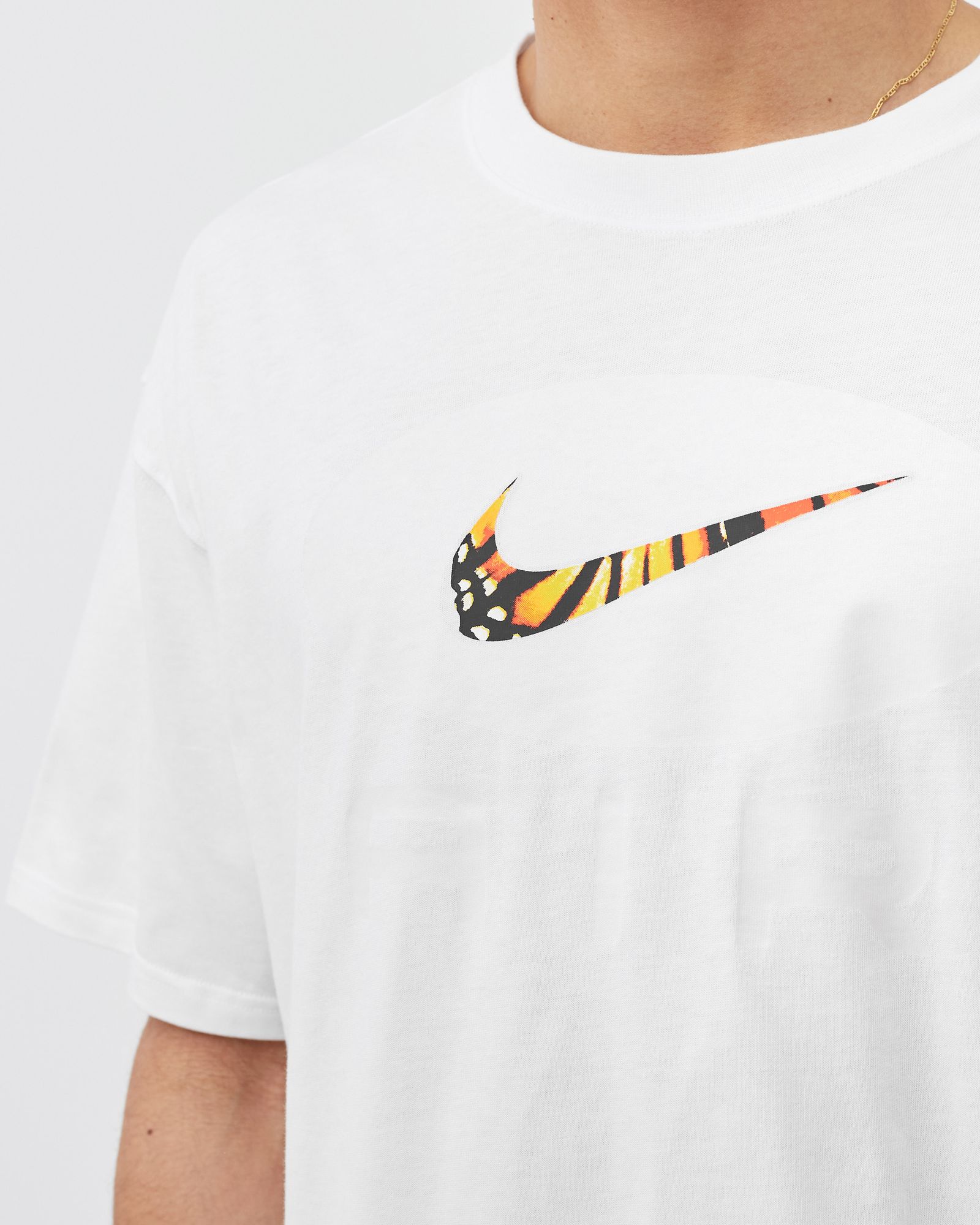BUTTERFLY TEE