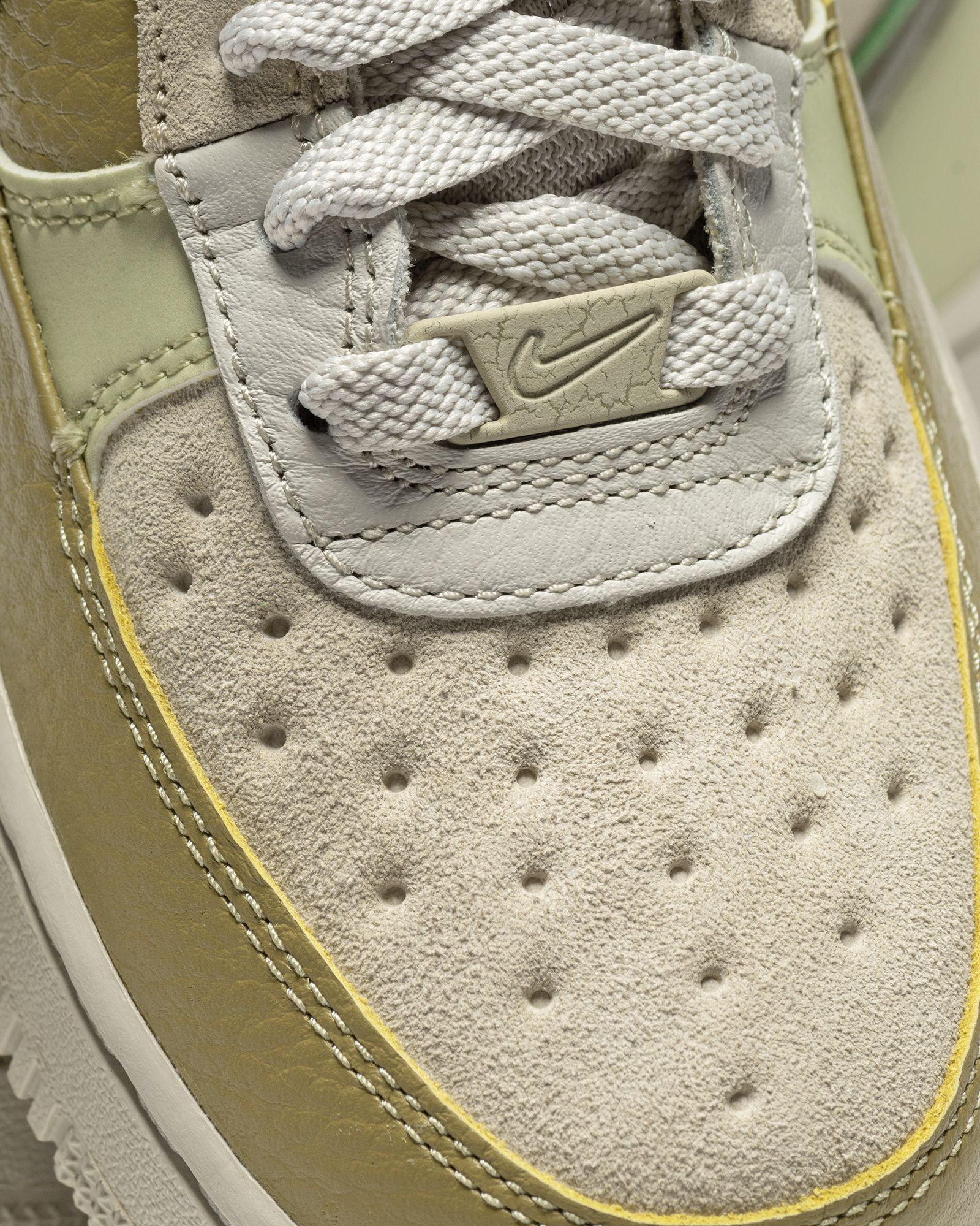 WMNS AIR FORCE 1 'Rough Green'