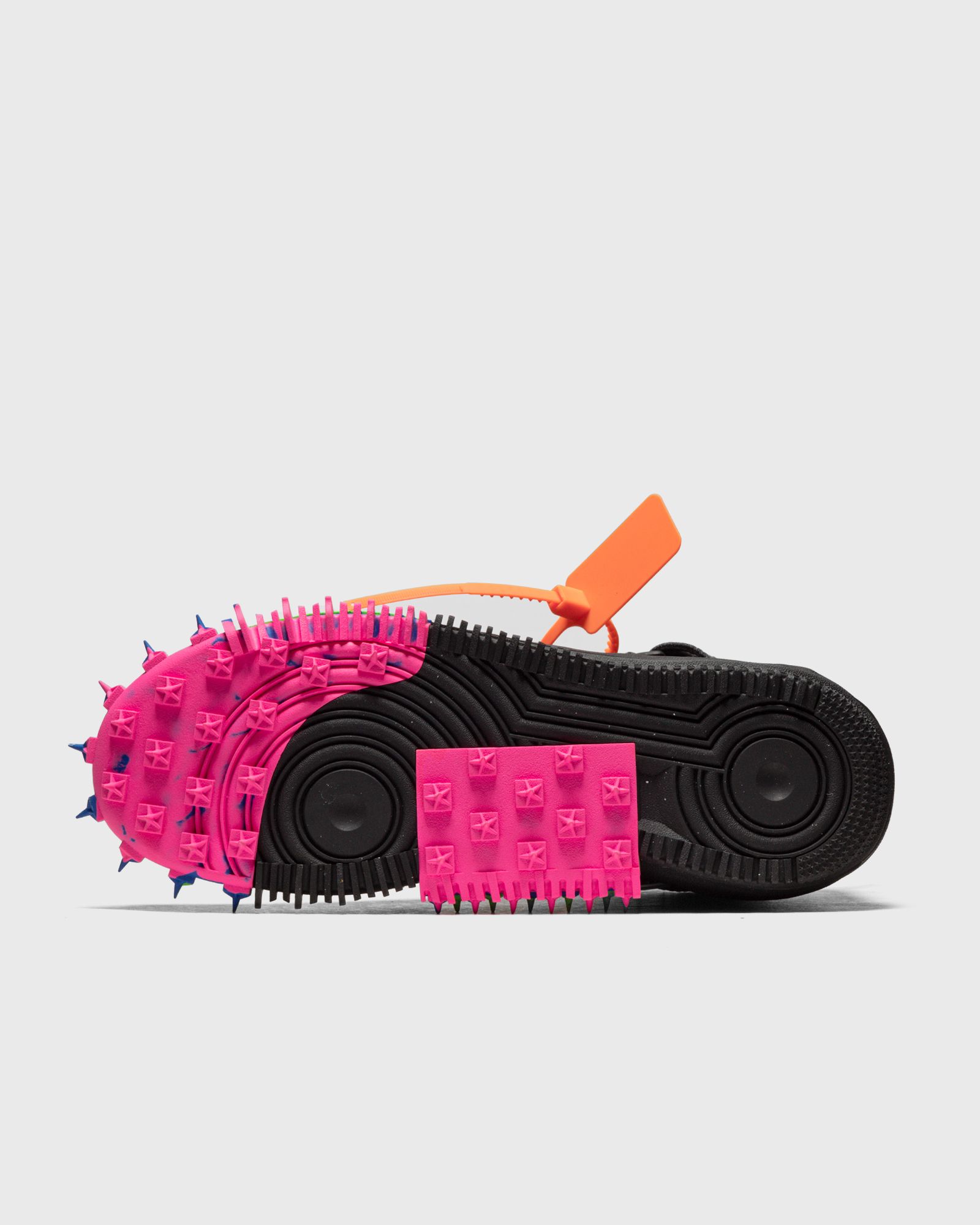 NIKE x OFF WHITE AIR FORCE 1 MID SP "Black"