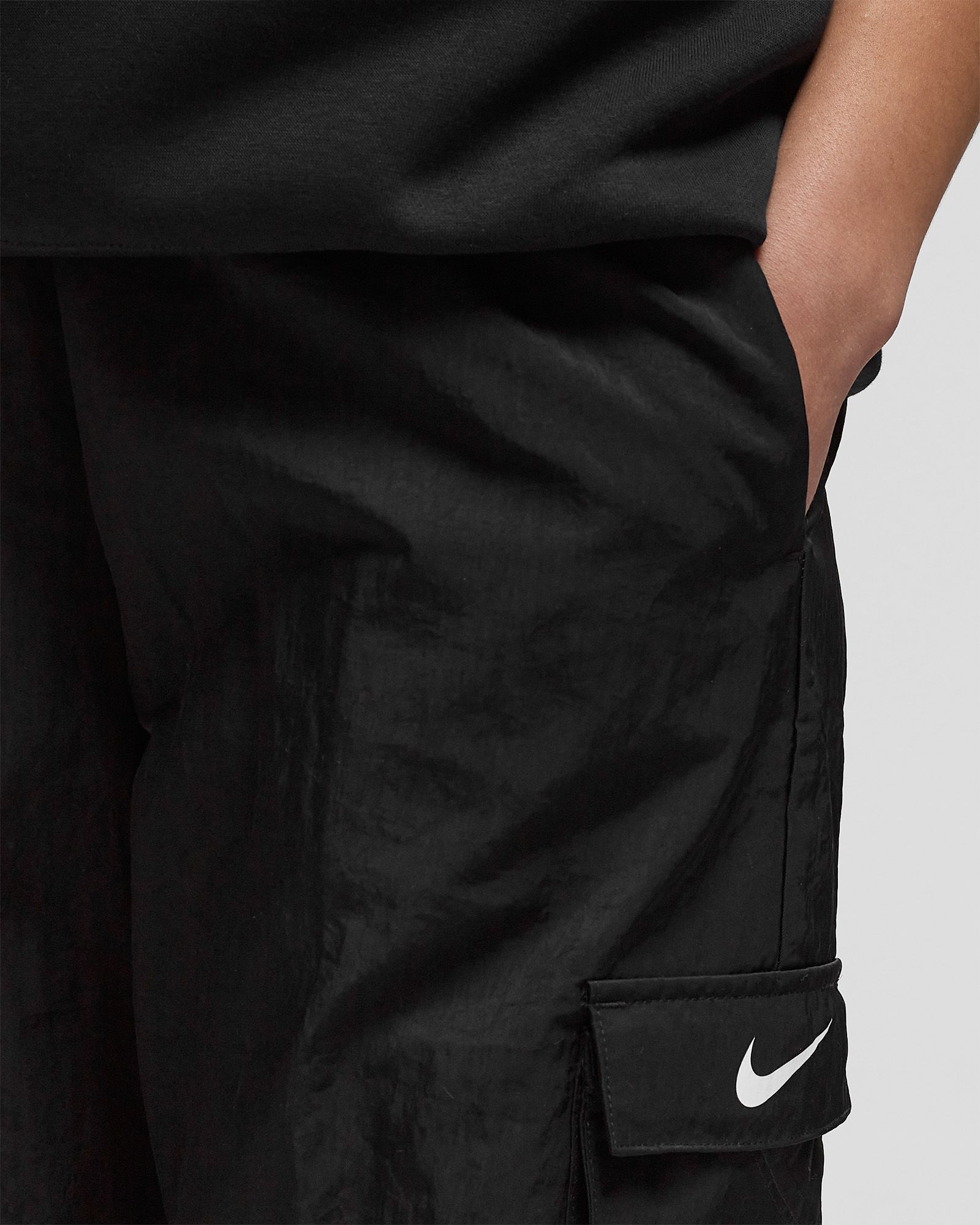 WMNS High-Rise Woven Cargo Pants