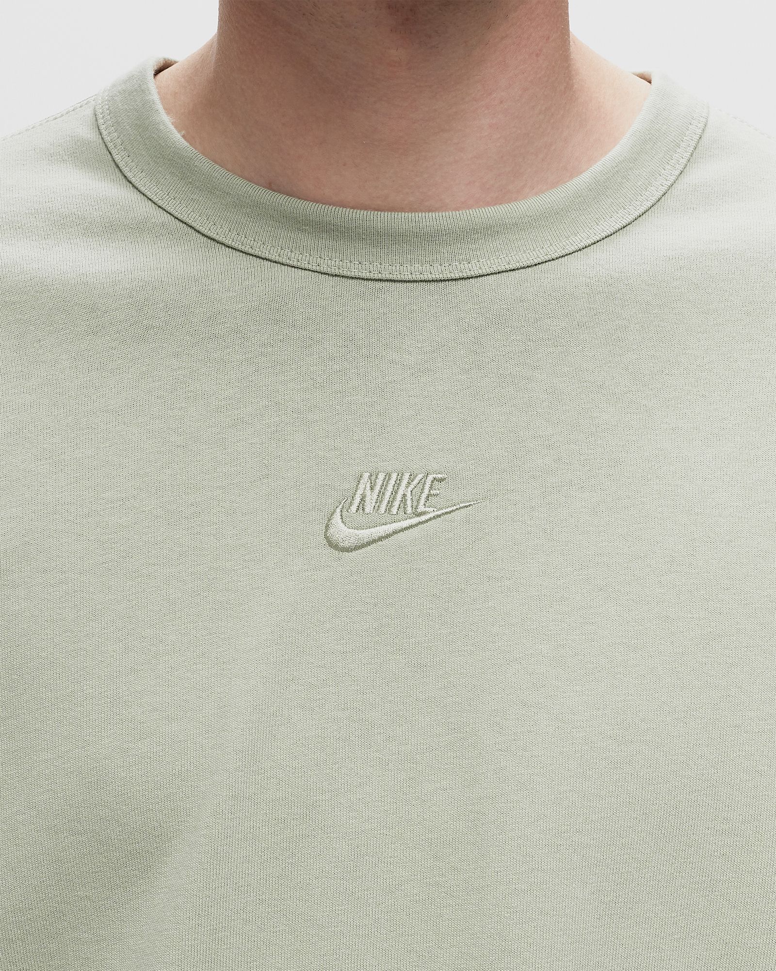 Premium Essentials Longsleeve