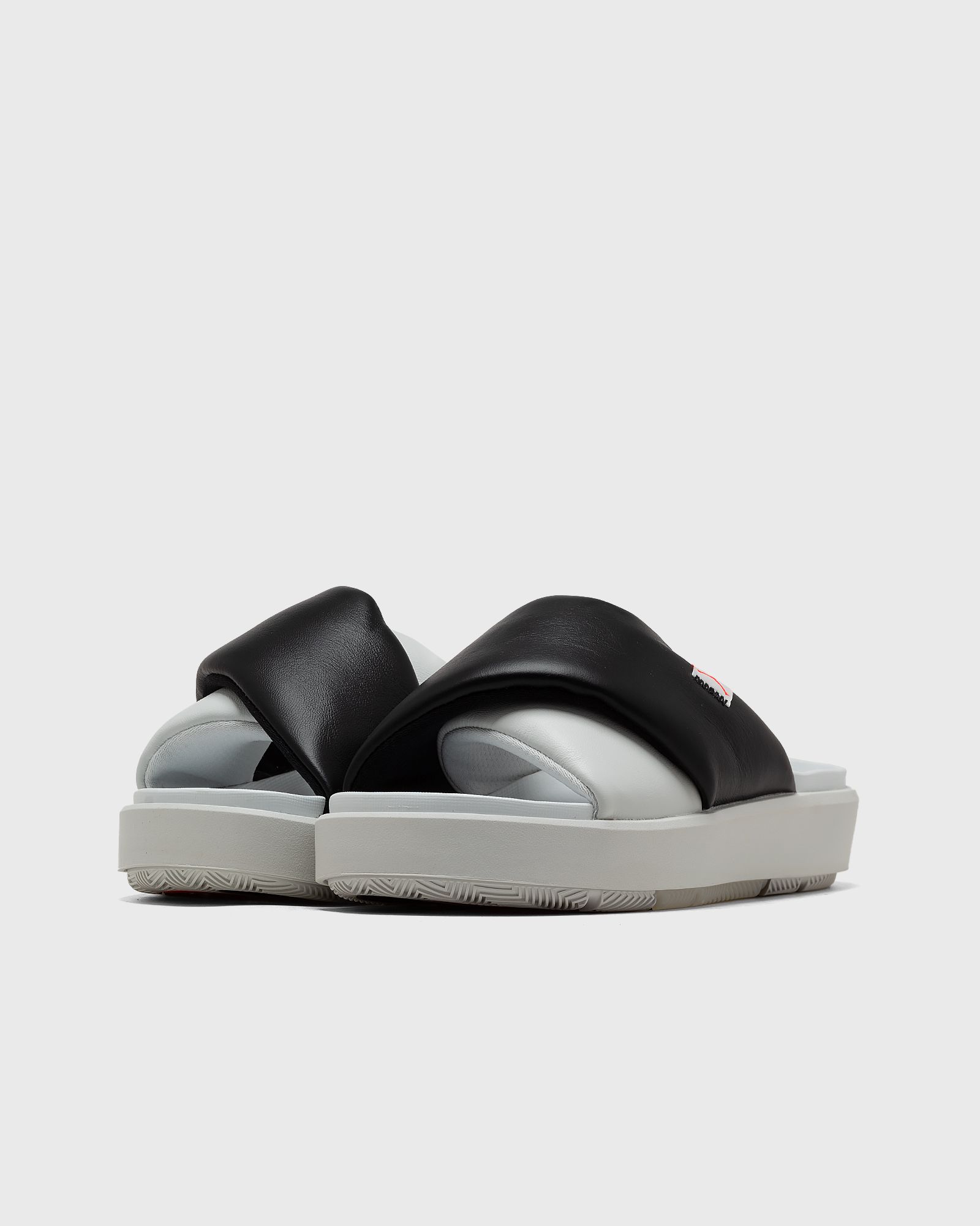WMNS Sophia Slides
