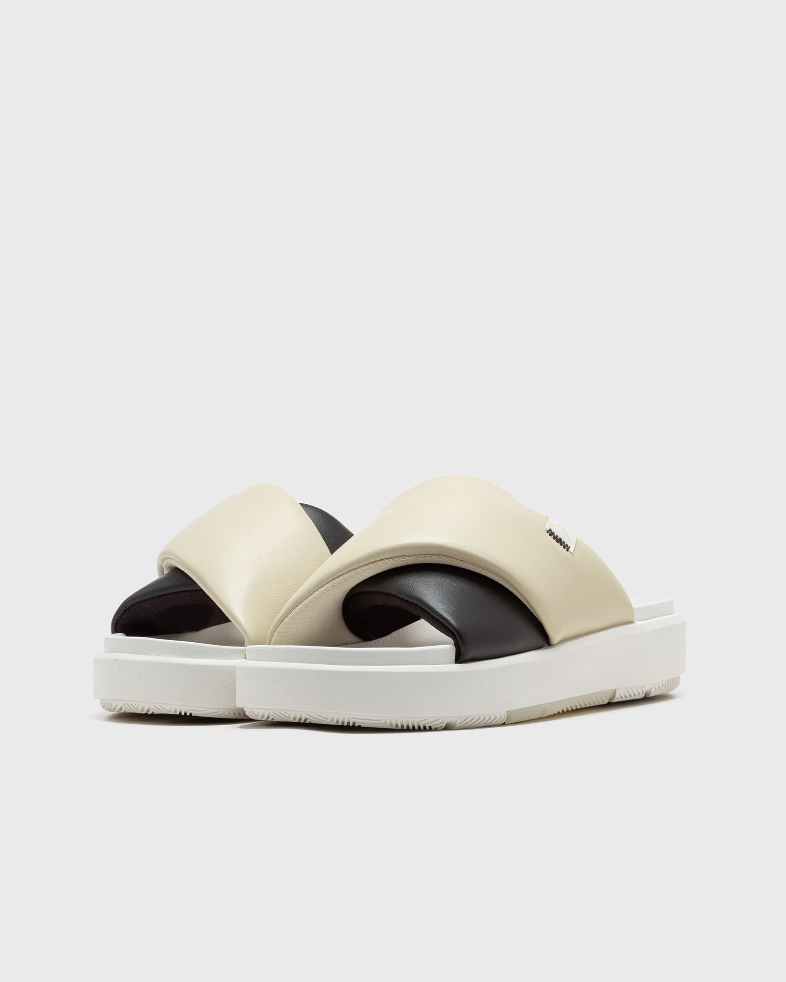 WMNS Sophia Slides