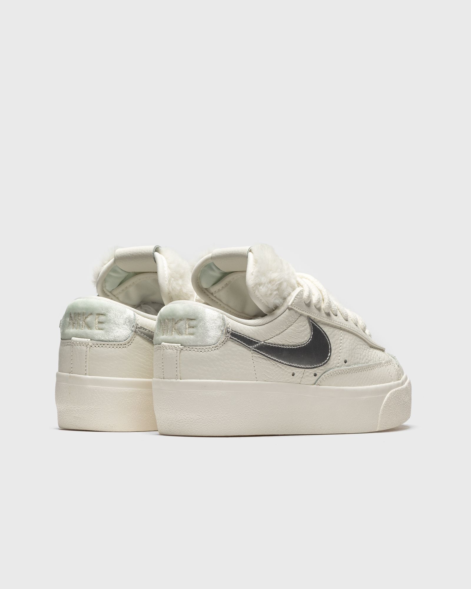 WMNS BLAZER LOW PLATFORM