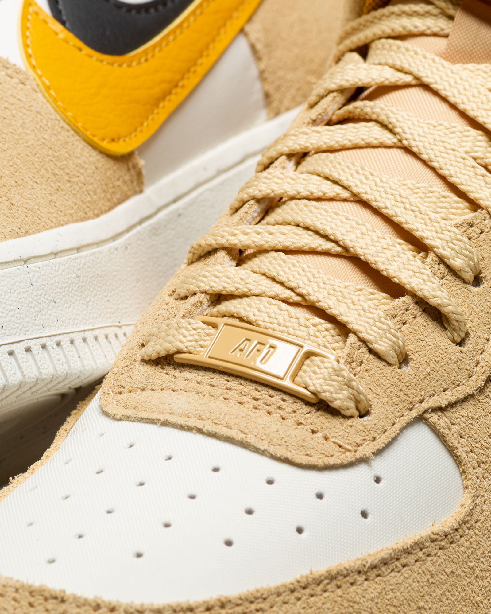 WMNS AIR FORCE 1 HI SE