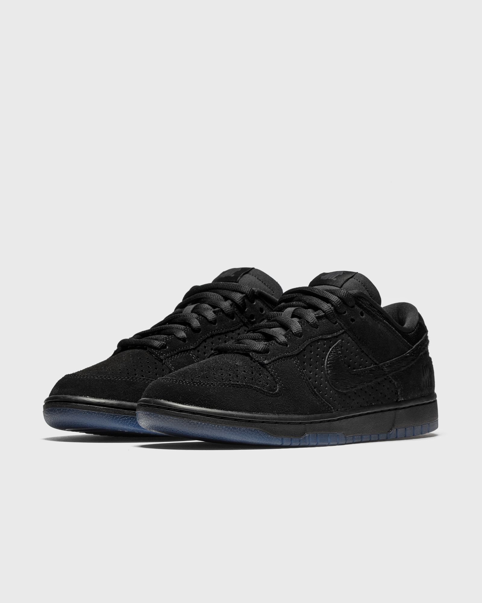 Nike x UNDEFEATED DUNK LOW SP '5 On It'