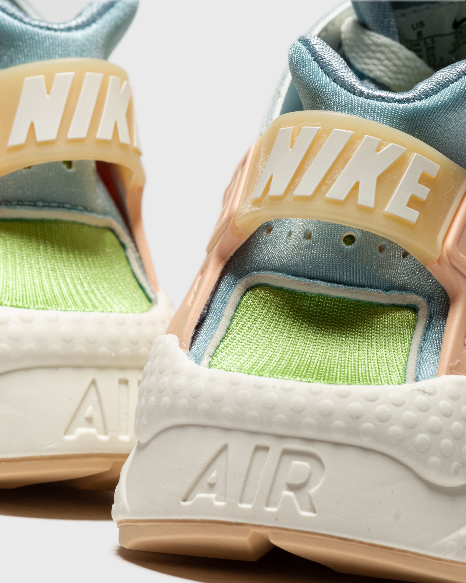 WMNS Air Huarache SE