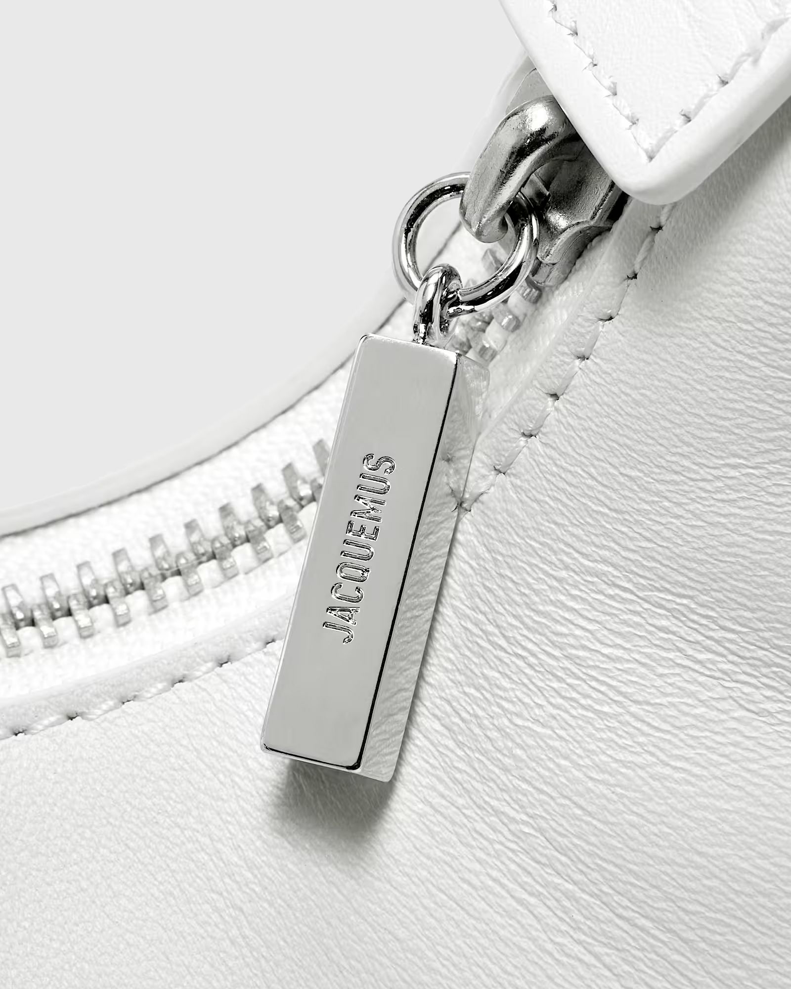 x JACQUEMUS LE SWOOSH BAG