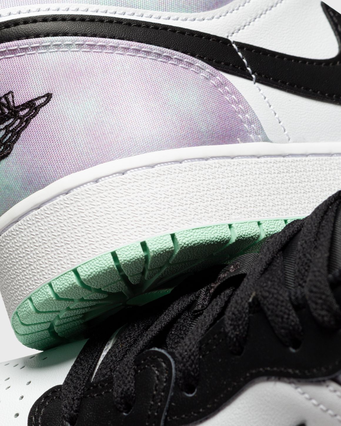 Jordan AIR JORDAN 1 LOW SE (GS) White | BSTN Store Jordan AIR JORDAN 1 LOW SE (GS) White | BSTN Store