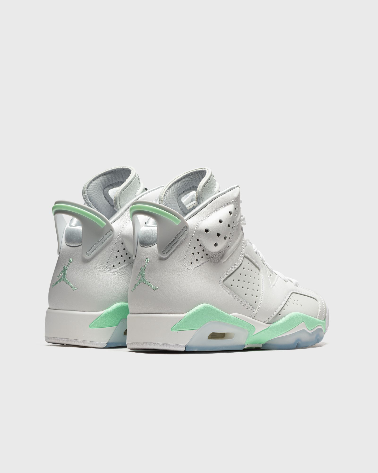 WMNS AIR JORDAN 6 RETRO "MINT FOAM"