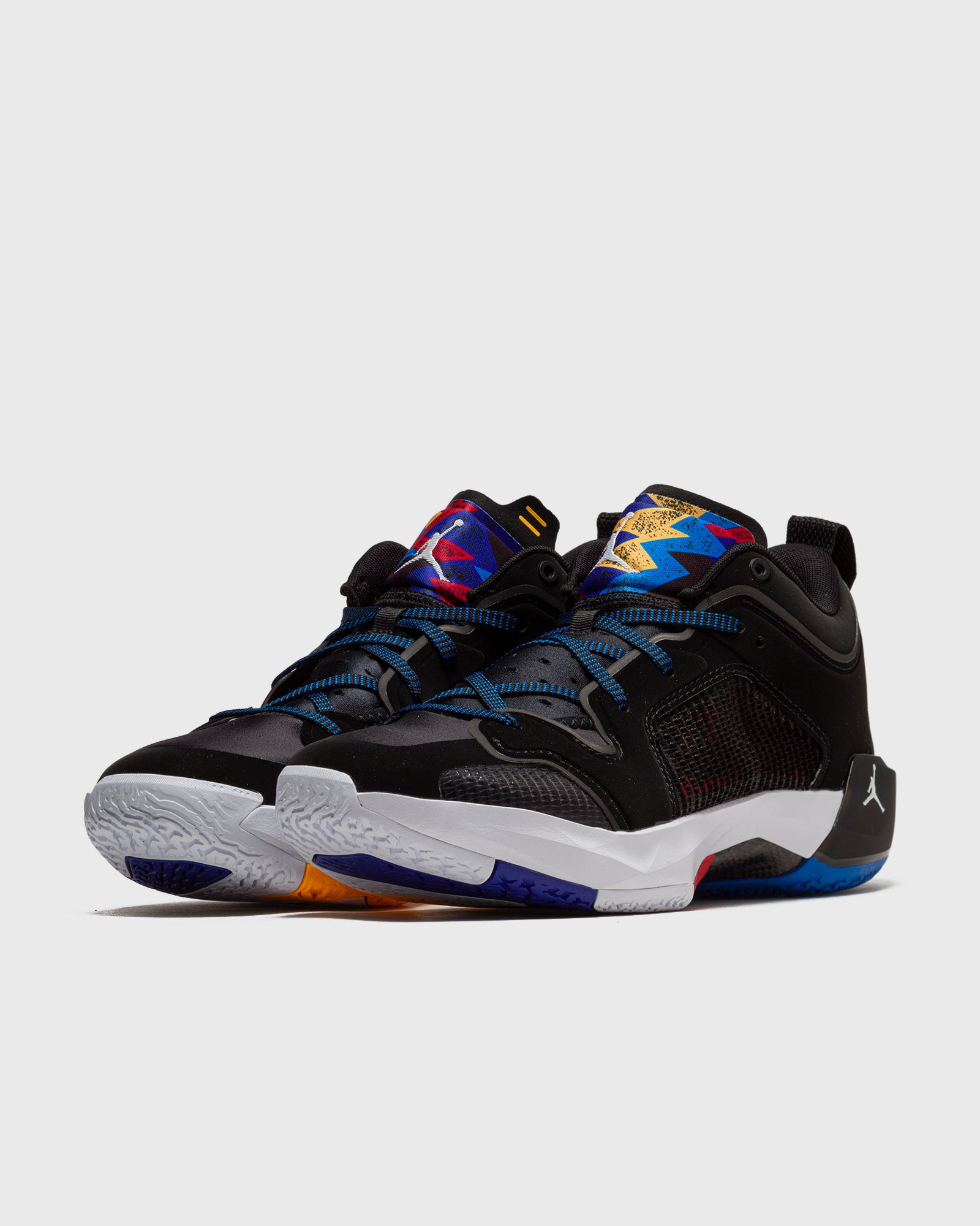 AIR JORDAN XXXVII LOW